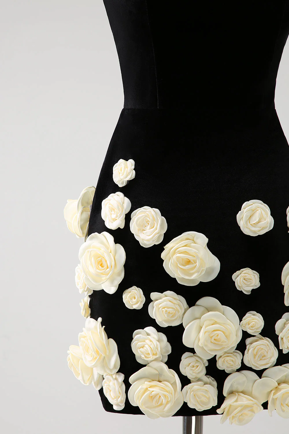 krótka sukienka bodycon bez ramiączek z kwiatami 3D - Image 6