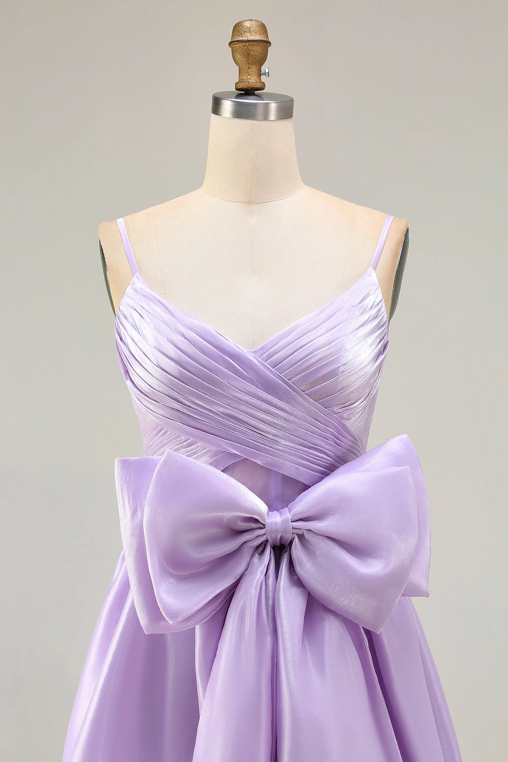 Lila A Line Spaghetti Straps Plisowana satynowa długa sukienka balowa z kokardą - Image 4