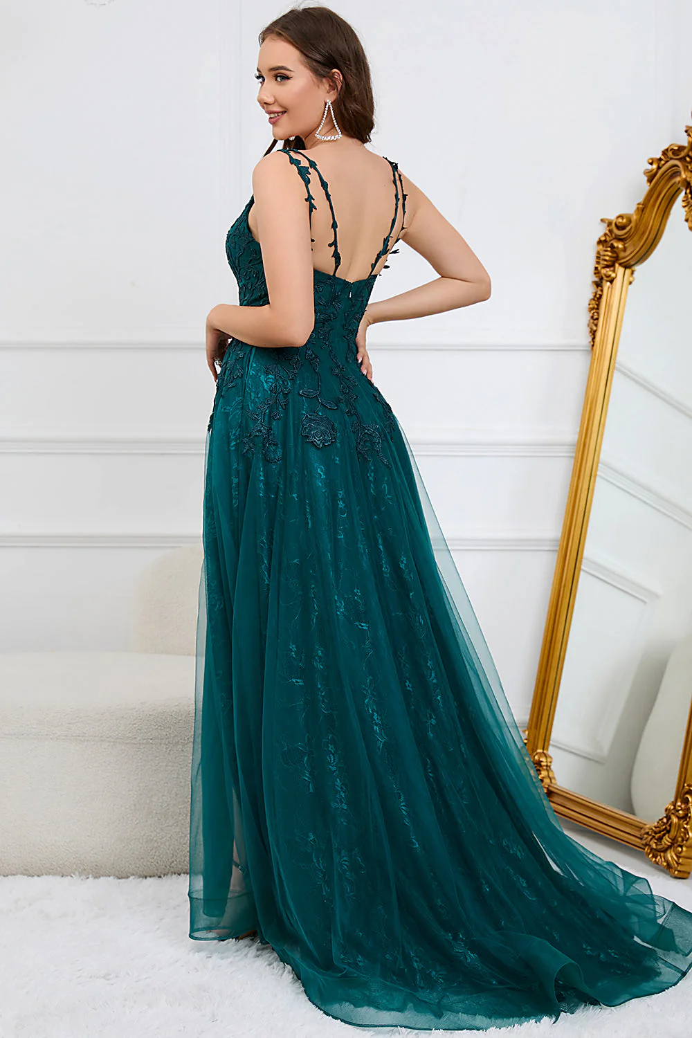 Linia Ramiączek Spaghetti Ciemnozielona Długa Sukienka Na Studniówkę Z Aplikacjami - Image 2
