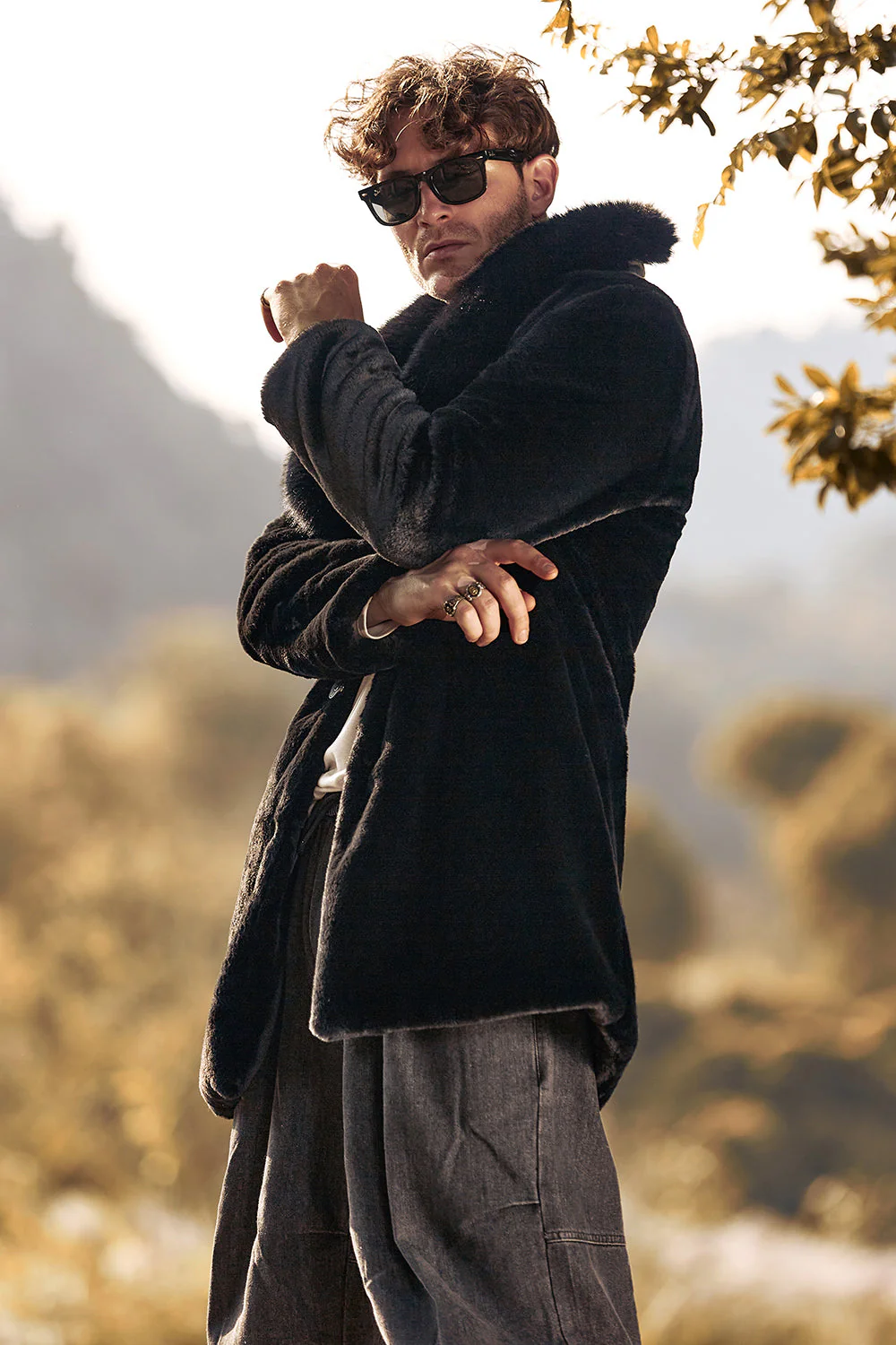 Luksusowy Złoty Płaszcz Męski Ze Sztucznego Futra I Długim Rękawem - Image 5