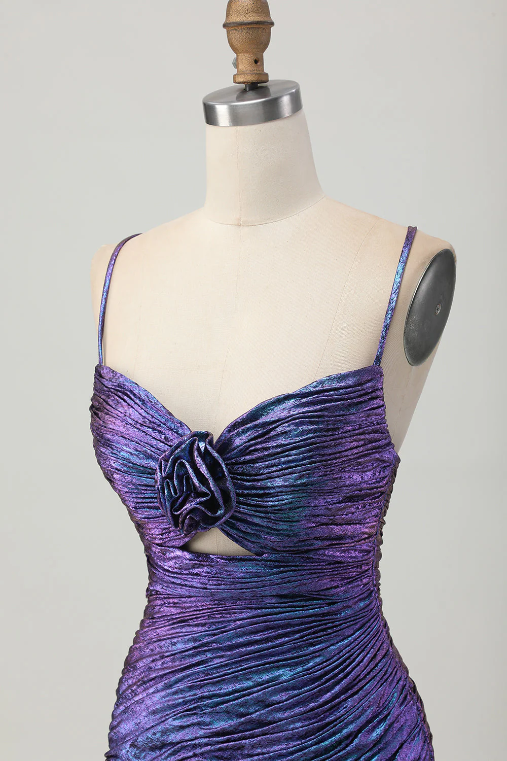 Metaliczna niebiesko-fioletowa sukienka z wycięciem bodycon z falbankami - Image 5
