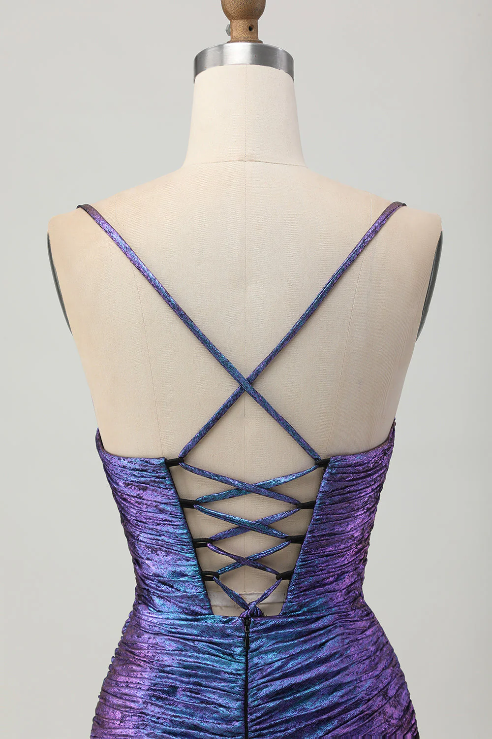 Metaliczna niebiesko-fioletowa sukienka z wycięciem bodycon z falbankami - Image 6