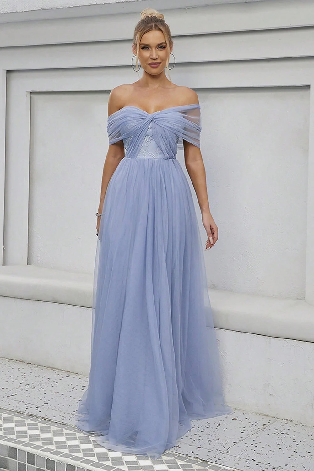 Niebieska tiulowa sukienka formalna z ramienia A line - Image 4