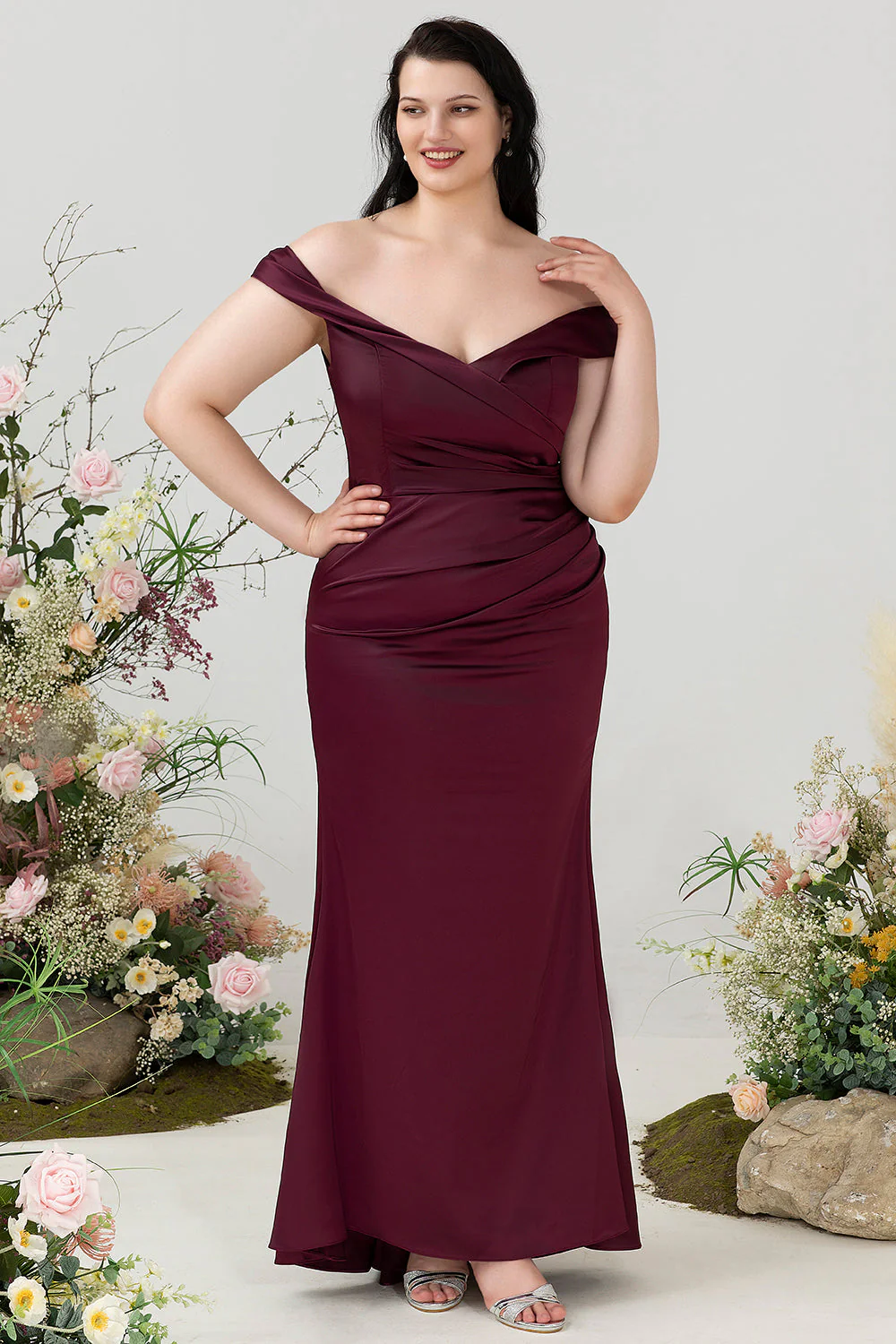 Plus Size Burgundia Sukienki Na Wesele z Odkrytymi Ramionami - Image 3