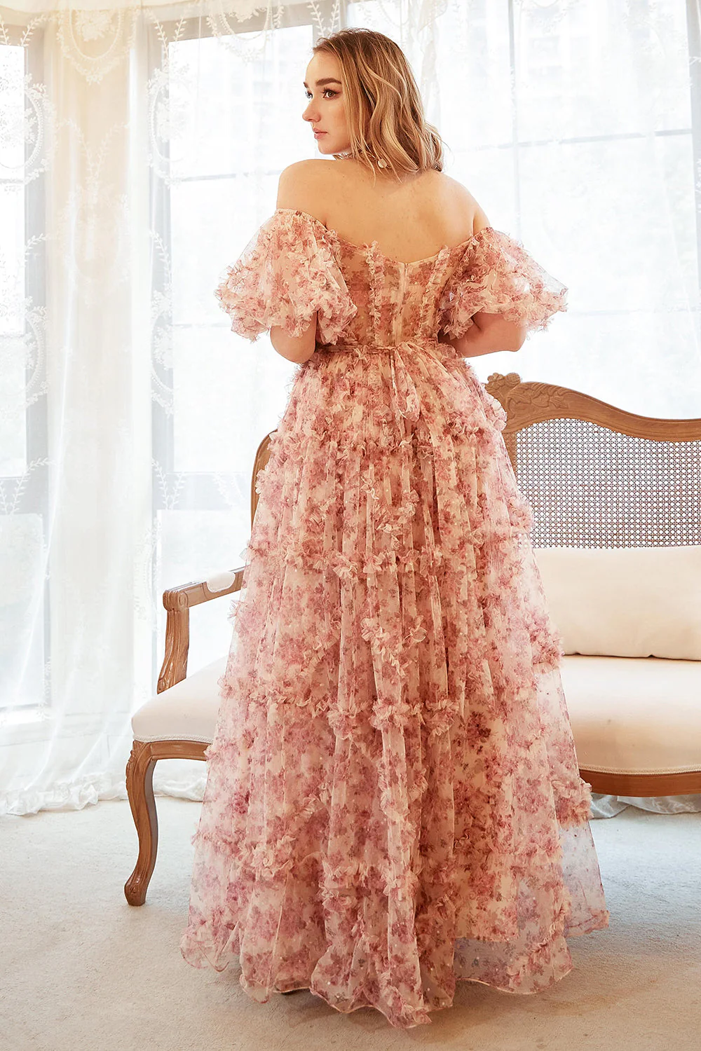 Plus Size Czerwona Sukienki Na Studniówke W Kwiaty Z Odkrytymi Ramionami - Image 2