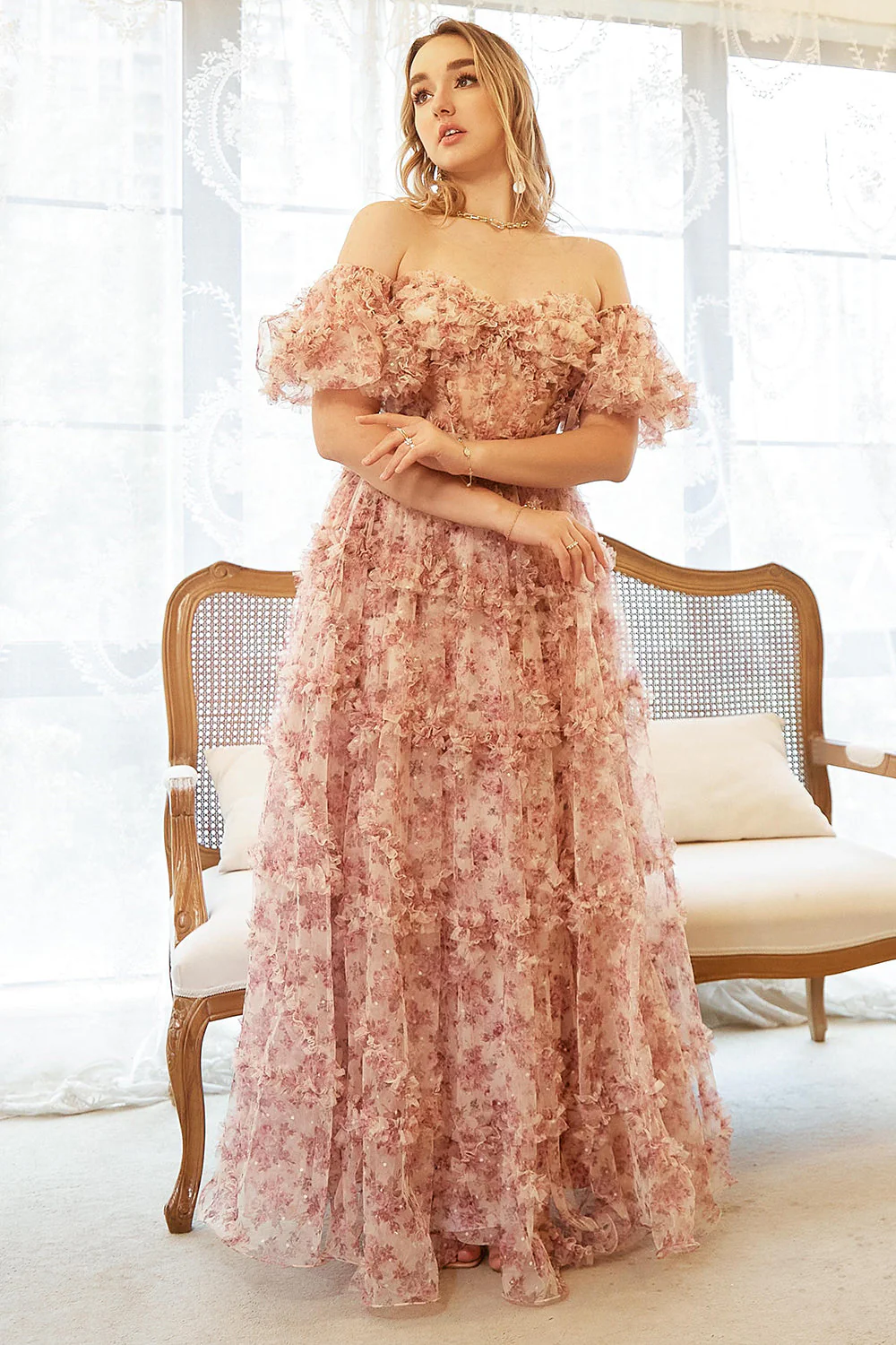 Plus Size Czerwona Sukienki Na Studniówke W Kwiaty Z Odkrytymi Ramionami - Image 3