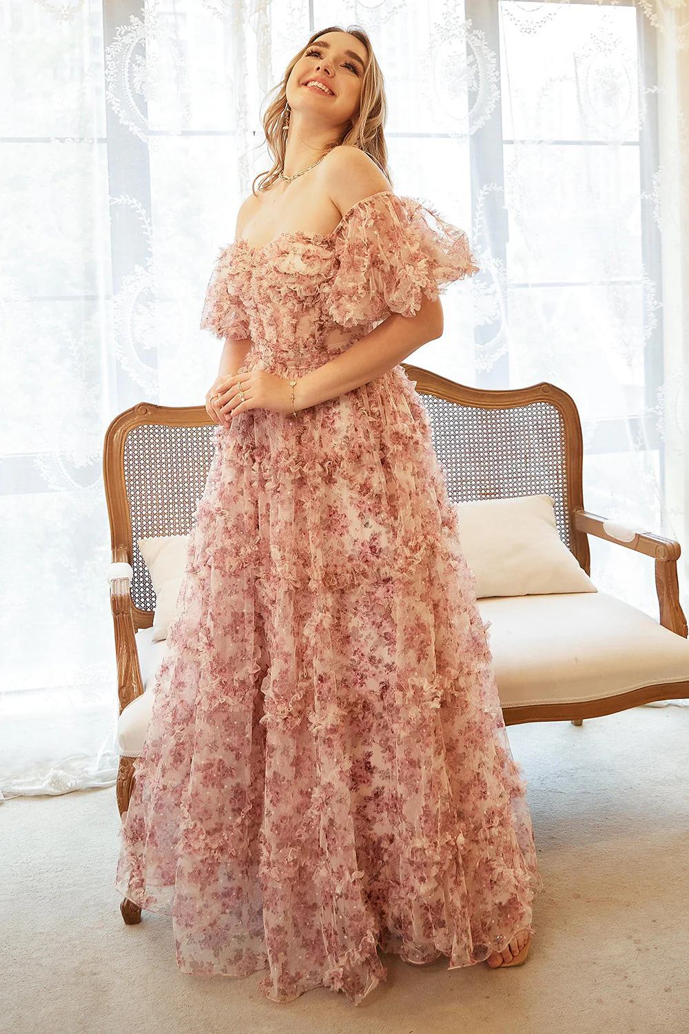 Plus Size Czerwona Sukienki Na Studniówke W Kwiaty Z Odkrytymi Ramionami - Image 5