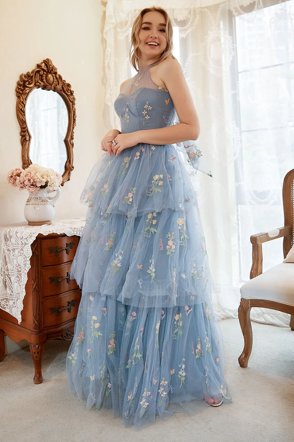 Plus Size Dekolt Halter Niebieska Sukienki Na Studniówke z Haftem - Image 3