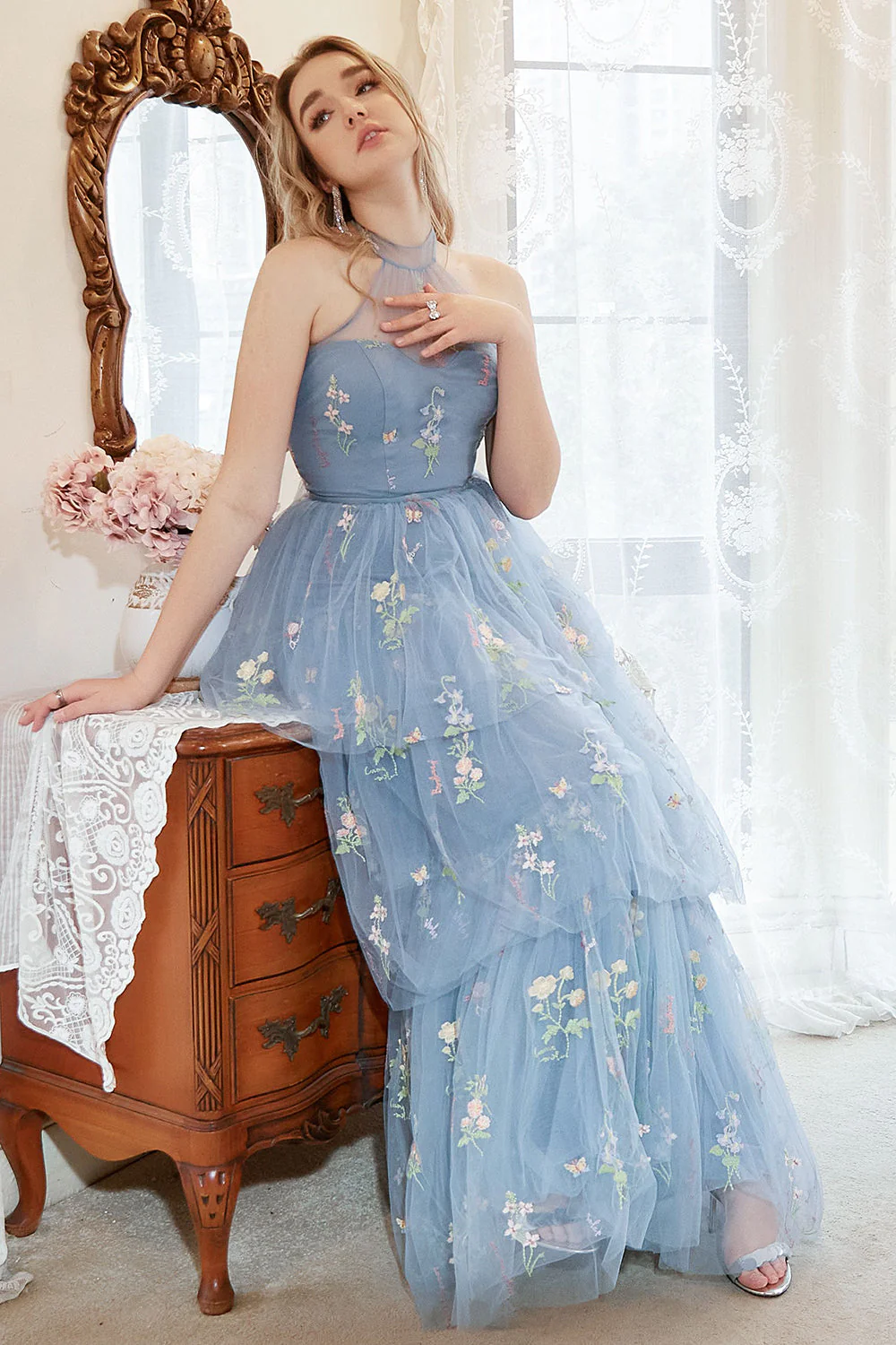 Plus Size Dekolt Halter Niebieska Sukienki Na Studniówke z Haftem - Image 6