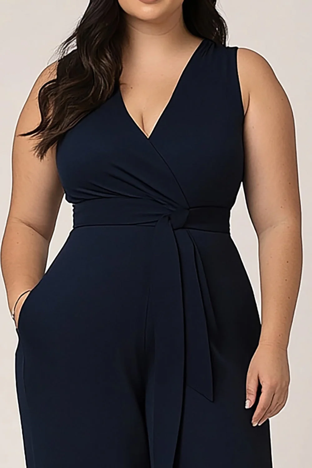 Plus Size Granatowy Długi Kombinezon Damski Z Dekoltem W Serek - Image 2