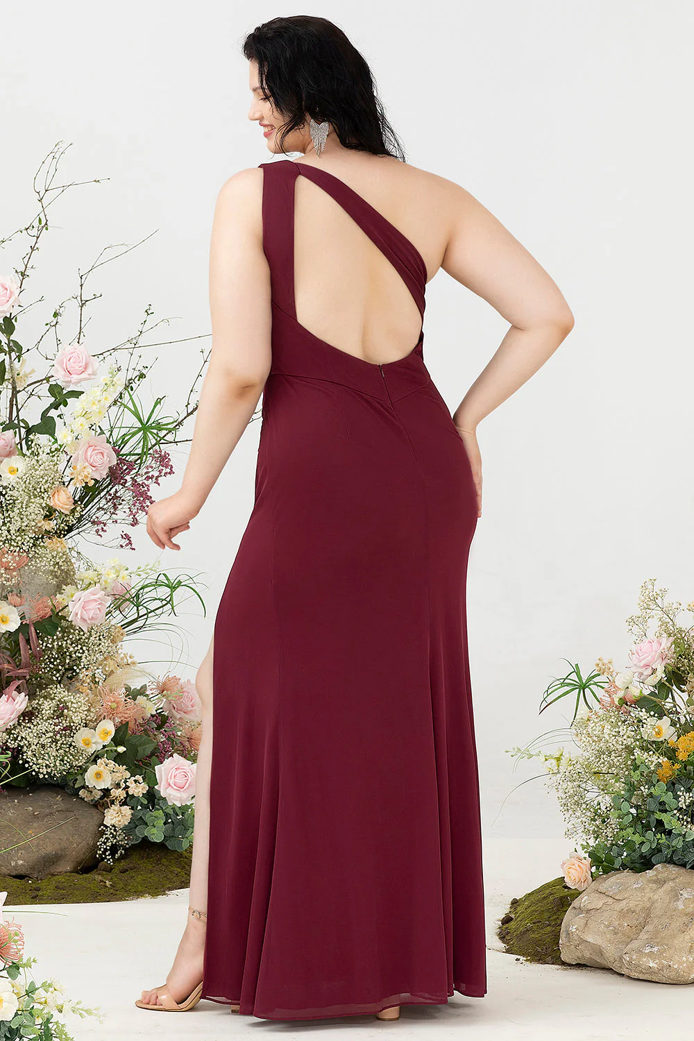Plus Size Syrenka Czerwona Sukienka Dla Druhny Na Jedno Ramię Z Rozcięciem - Image 2