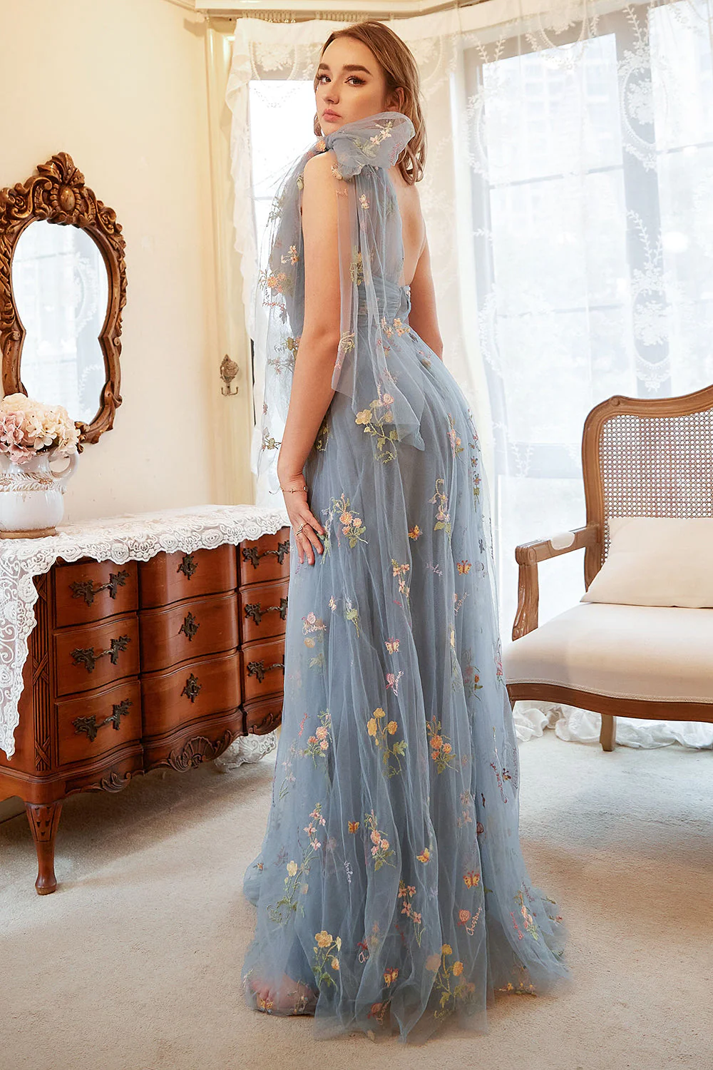 Plus Size Tiulowa Niebieska Jedno Ramię Sukienki Na Studniówke z Haftem - Image 6
