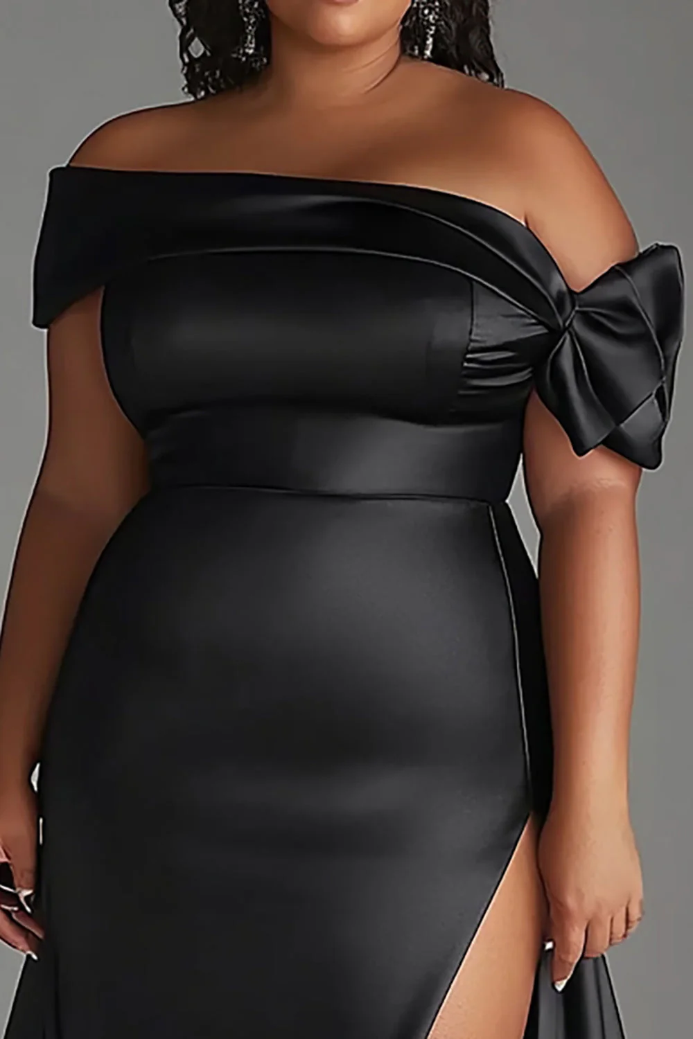 Plus Size Z Odkrytymi Ramionami Satynowa Długa Sukienka Wizytowa - Image 2