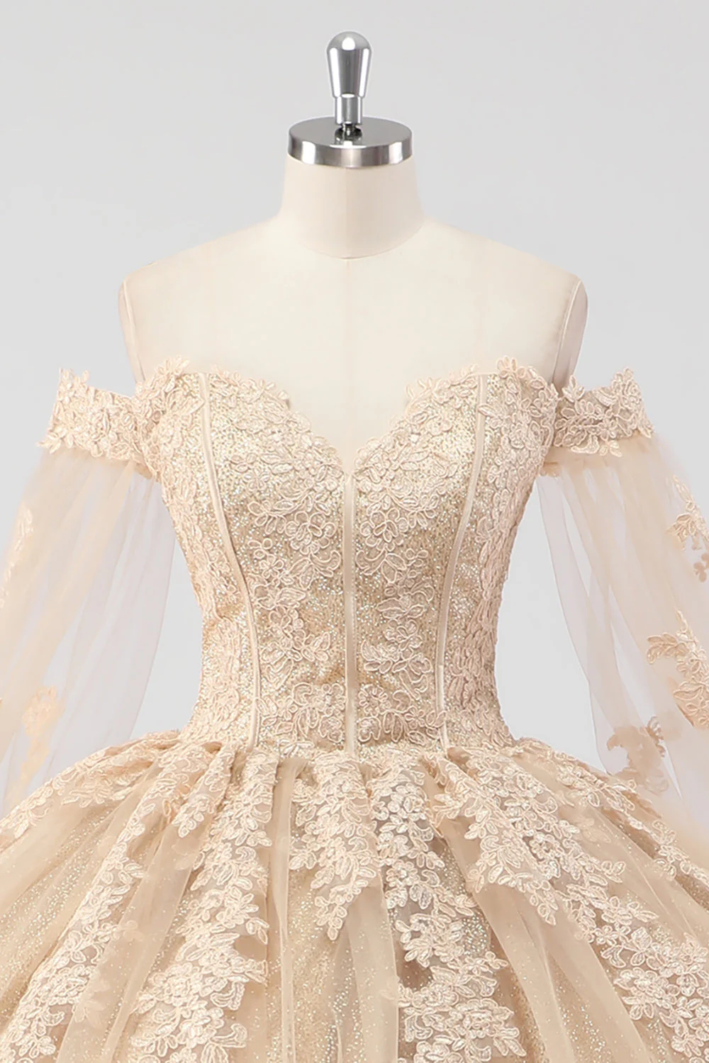 Princess Champagne Off the Shoulder Cape Rękawy Tiulowa sukienka Quinceanera z aplikacjami - Image 4