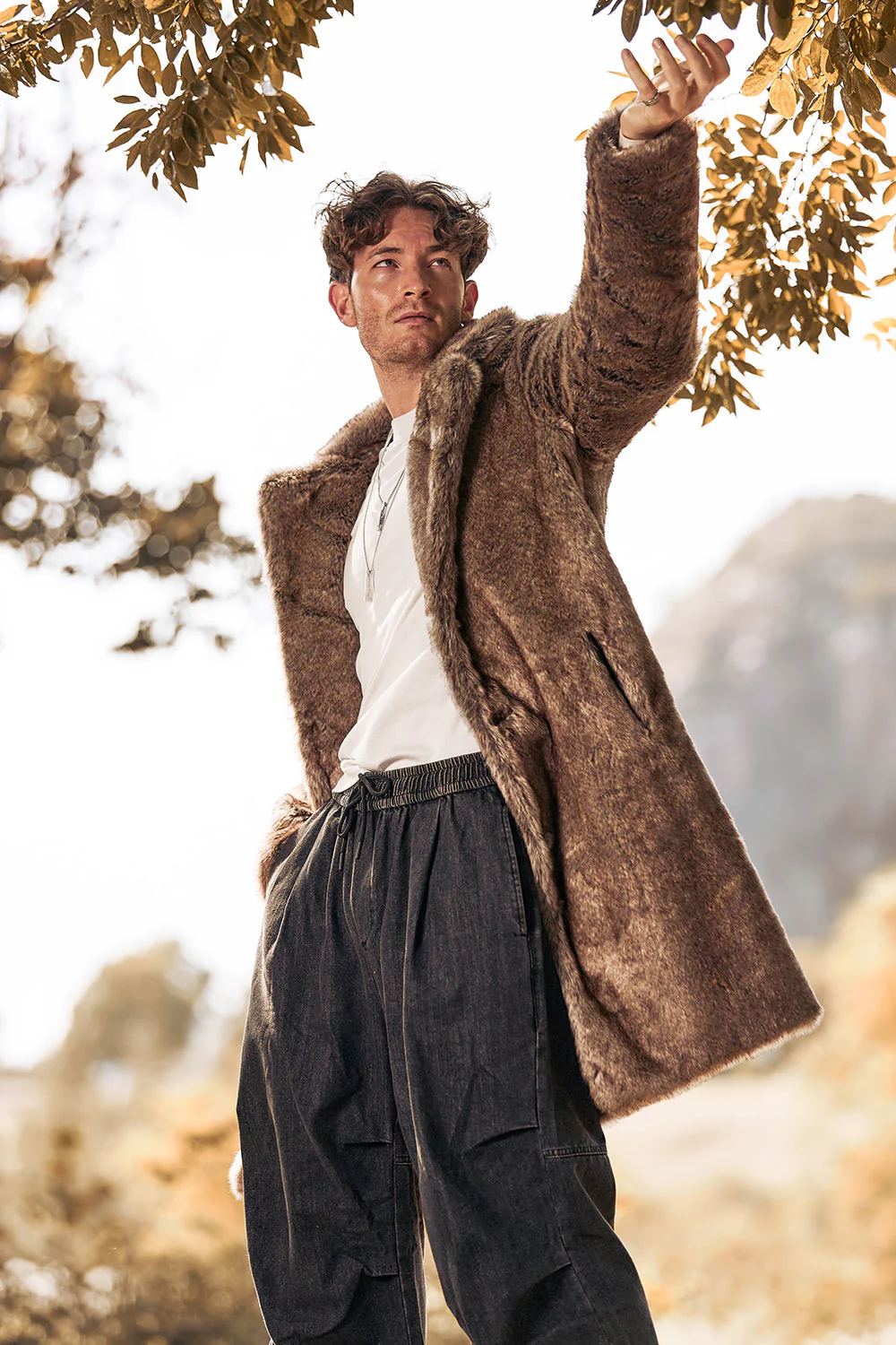 Puszysty karbowany lapel ze sztucznego futra Długi męski płaszcz w kolorze khaki - Image 5