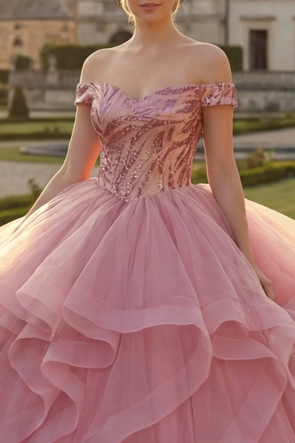 Różowa balowa suknia z falbanami i cekinami – sukienka Quinceanera - Image 3