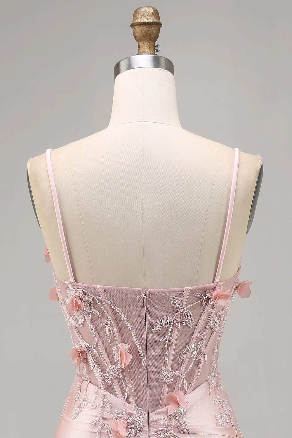 Różowa satynowa gorsetowa sukienka bodycon z aplikacjami - Image 5