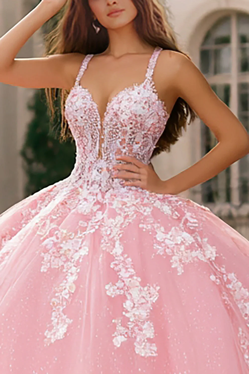 Różowa suknia balowa z aplikowanymi szyjkami na ramiączka Quinceanera - Image 2