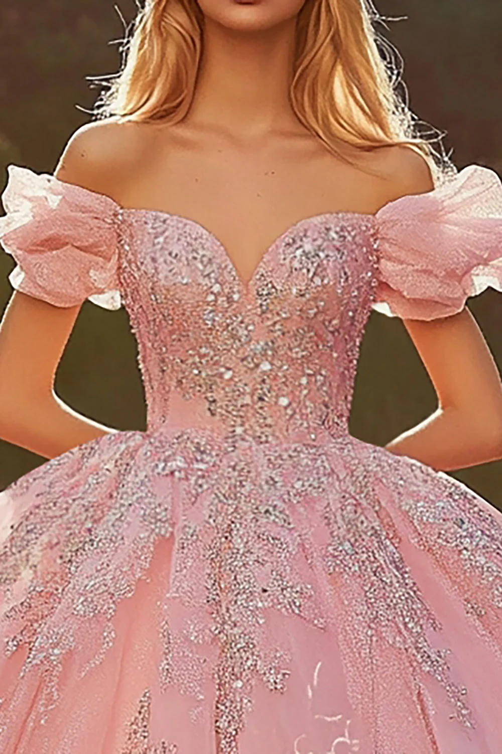 Różowa suknia balowa z odkrytymi ramionami z aplikacją sukienka quinceanera - Image 2