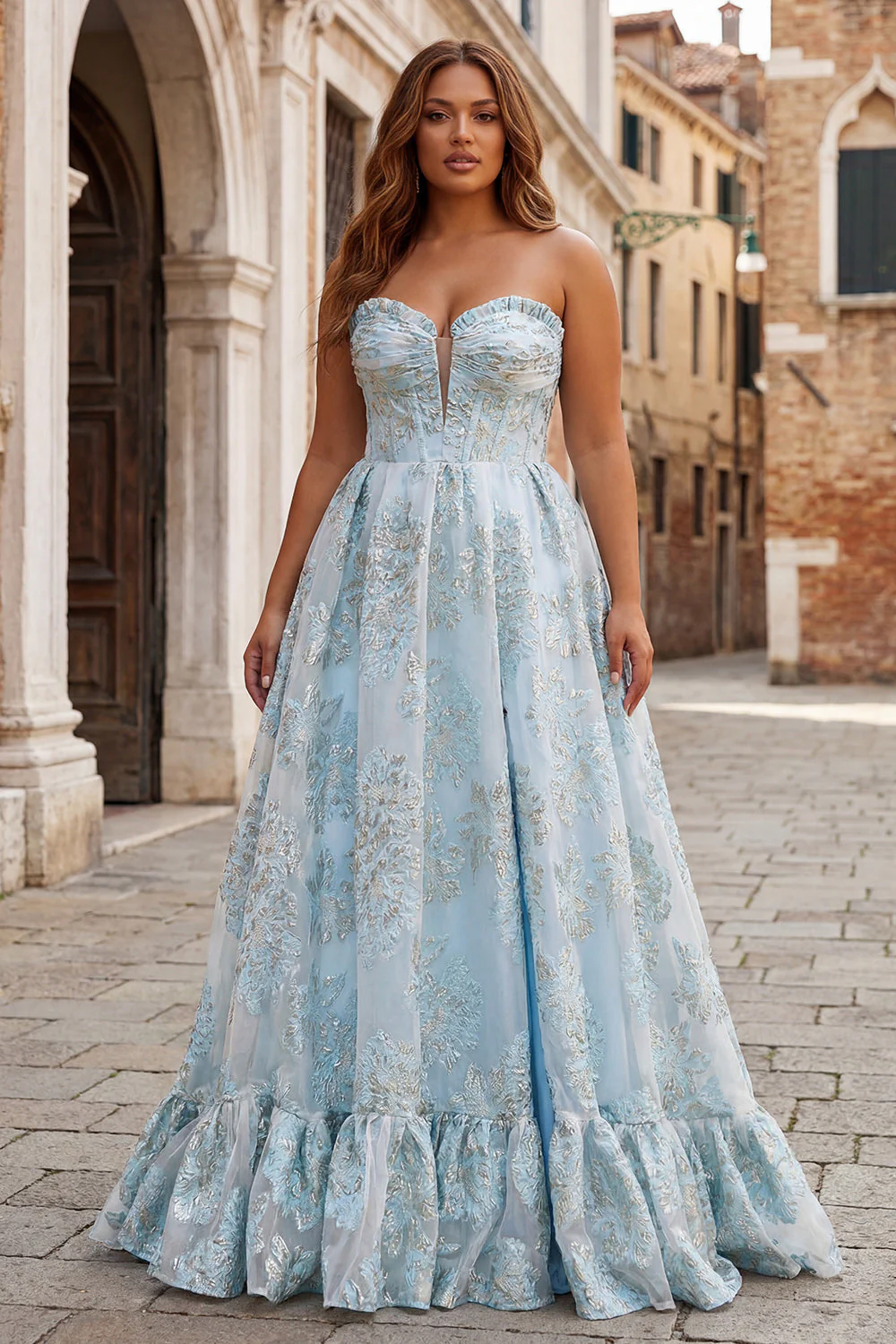 Różowa żakariuszowa sukienka na bal bez ramiączek w linii A, długa plus size sukienka na bal maturalny z rozcięciem - Image 5