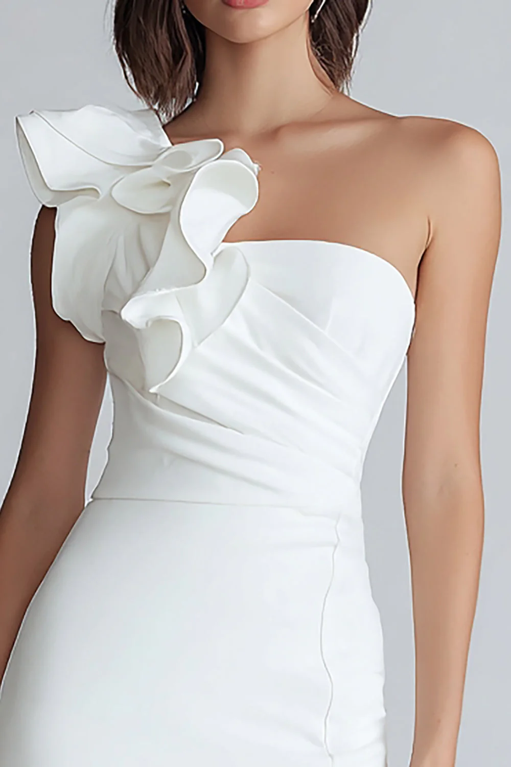 Ruched One Shoulder Bodycon Mała Biała Sukienka - Image 3