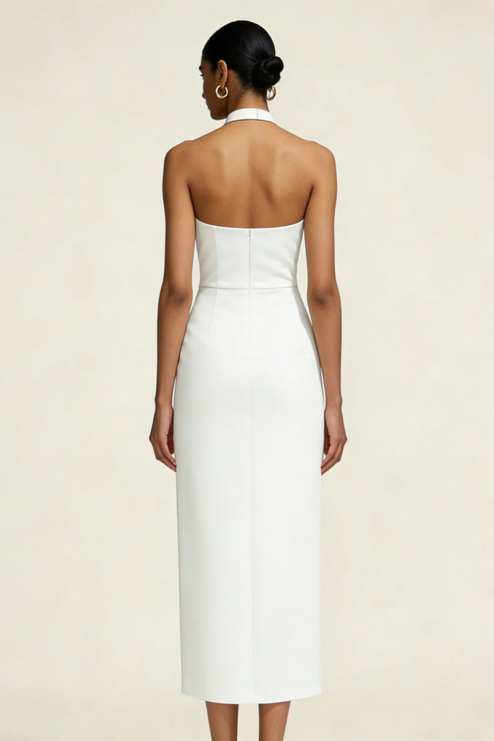 Satynowa biała sukienka z halter sheath - Image 2