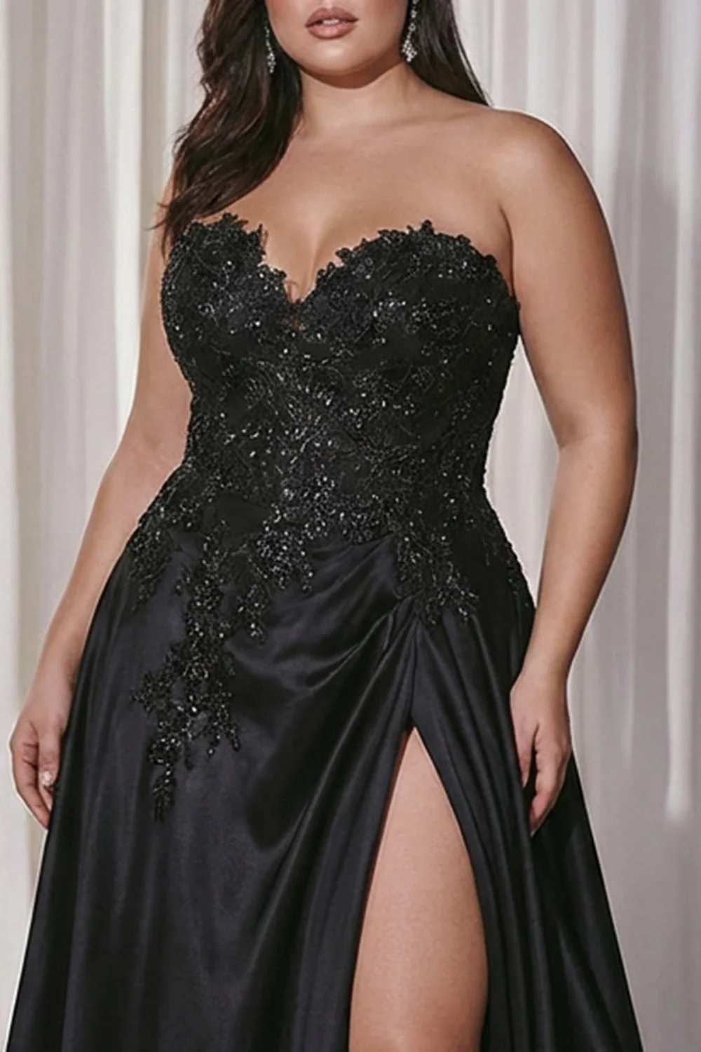 satynowa długa sukienka na bal plus size w kształcie Sweetheart A-Line z rozcięciem - Image 3