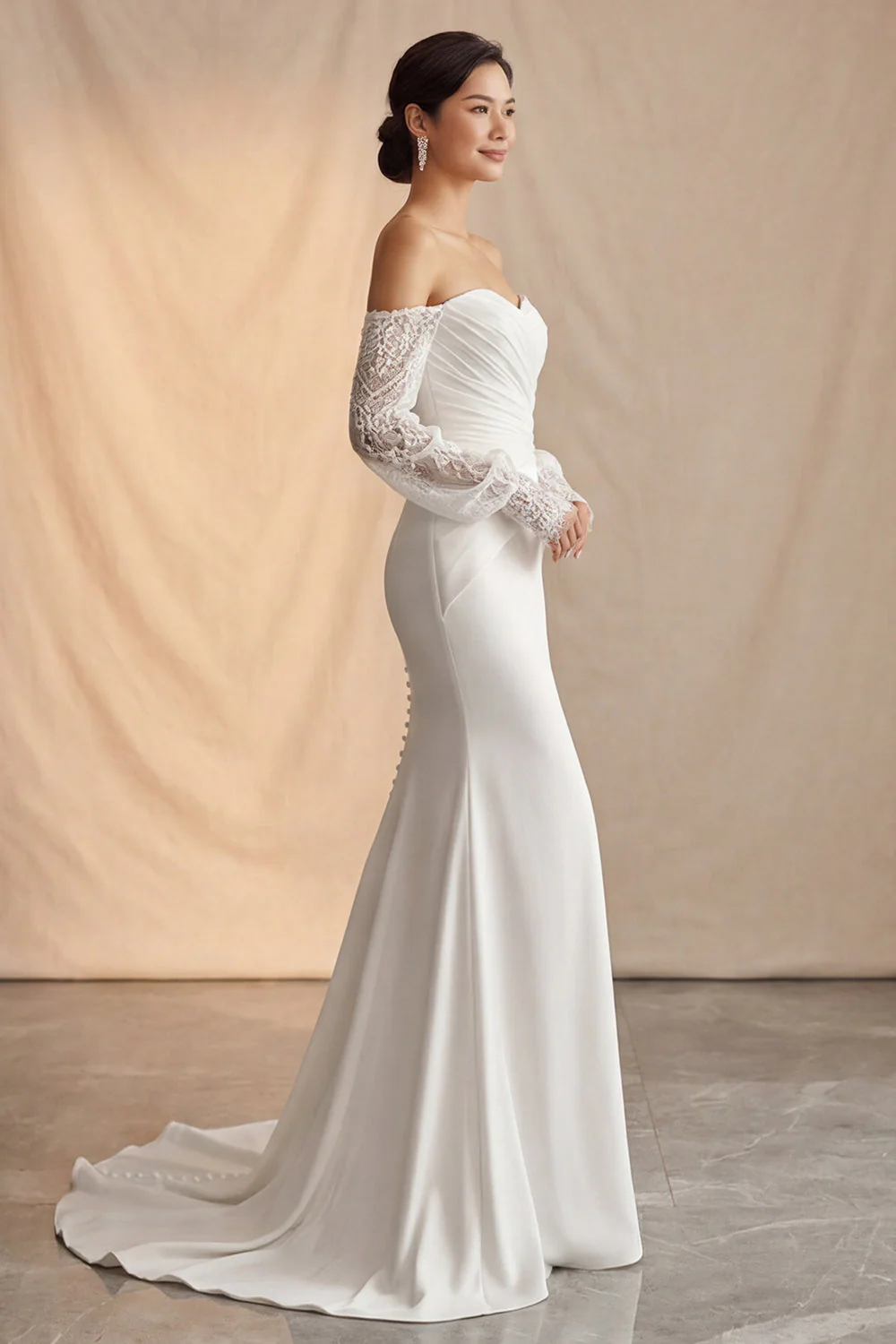 Słoniowa z odsłoniętymi ramionami Mermaid Sweep Train Boho Wedding Dress z koronkowymi rękawami - Image 4