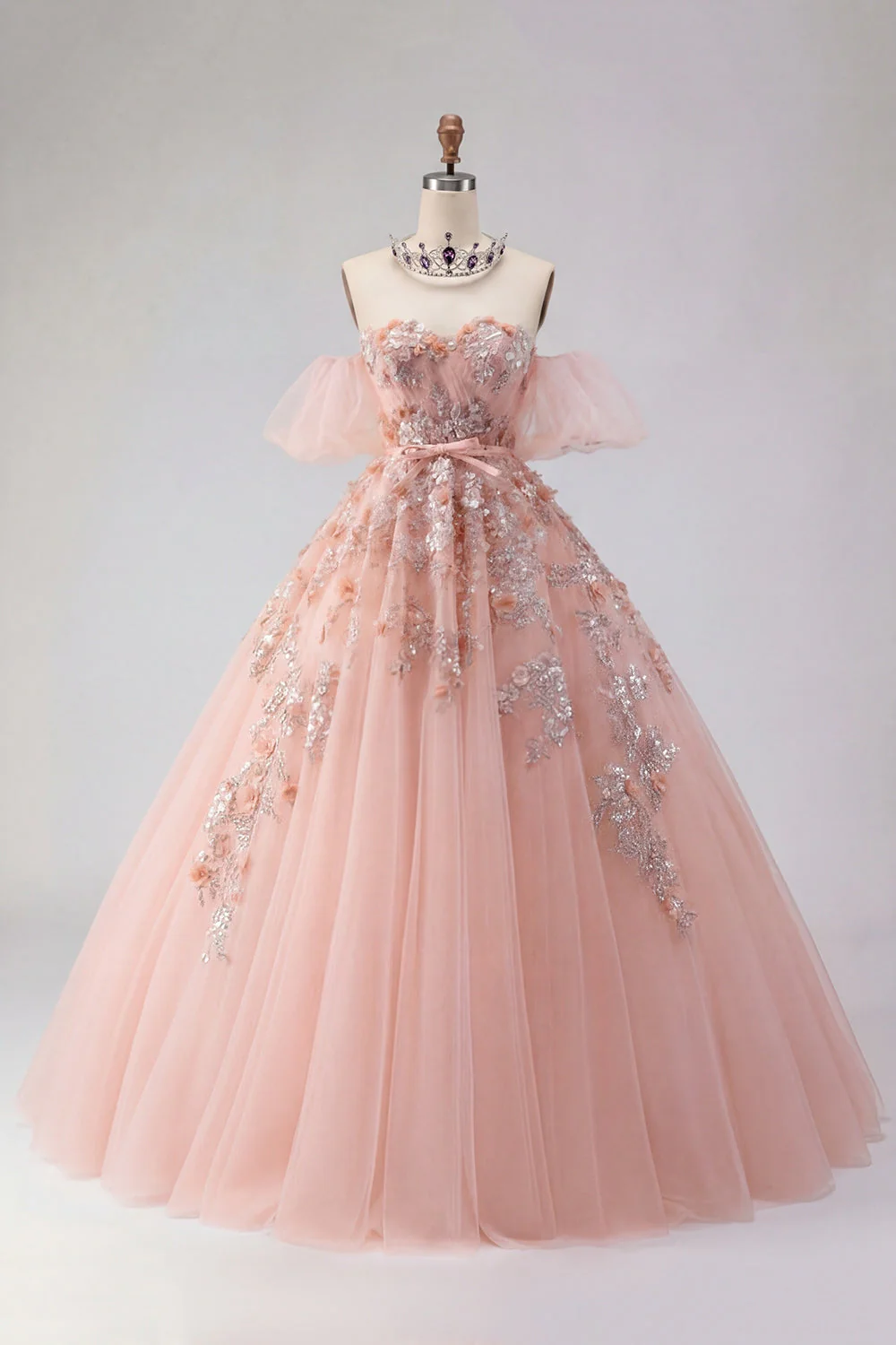 Sukienka balowa z odkrytymi ramionami i różem z odcieniem Quinceanera