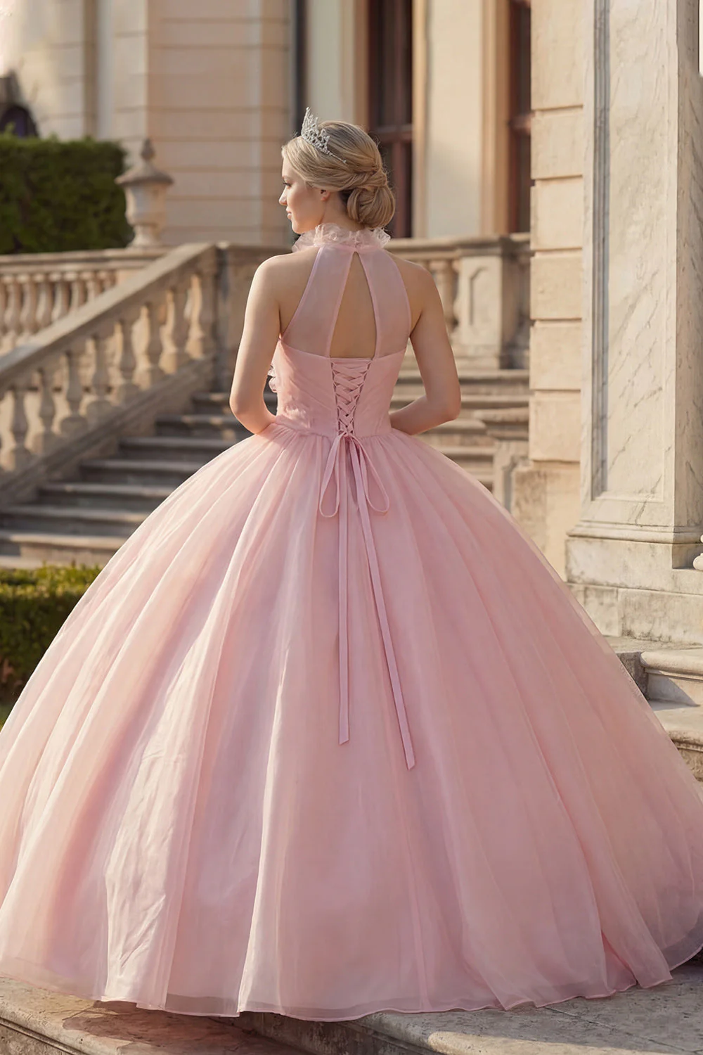 Sukienka balowa z różem na ramię i dekoltem z aplikacją Quinceanera - Image 2