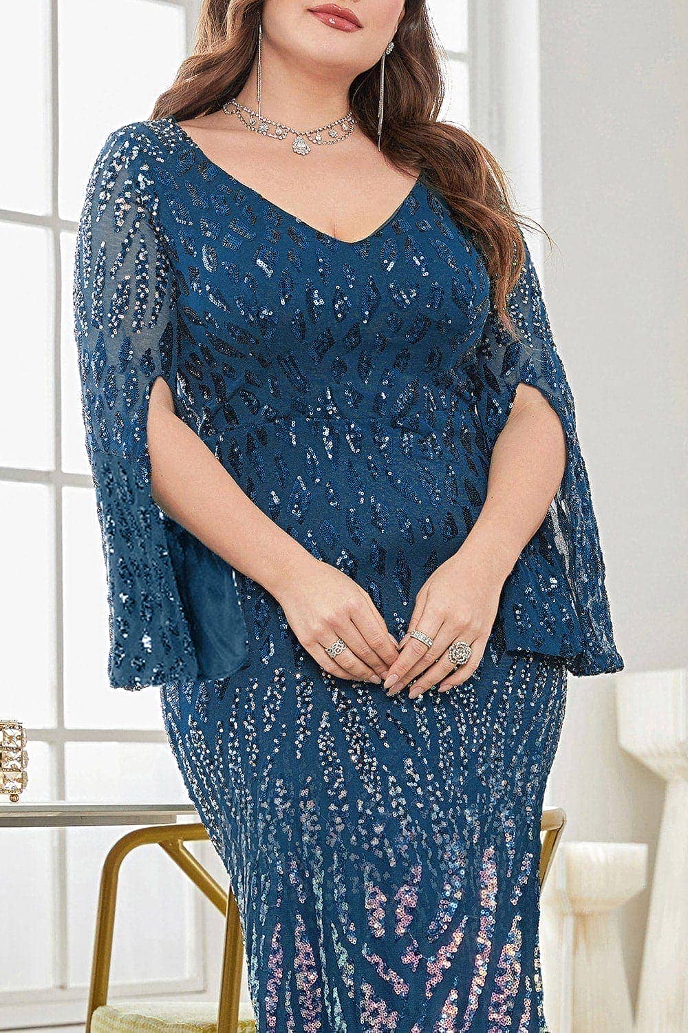 sukienka matki panny młodej z cekinami w serek plus size - Image 17