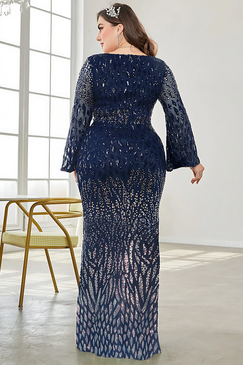 sukienka matki panny młodej z cekinami w serek plus size - Image 26