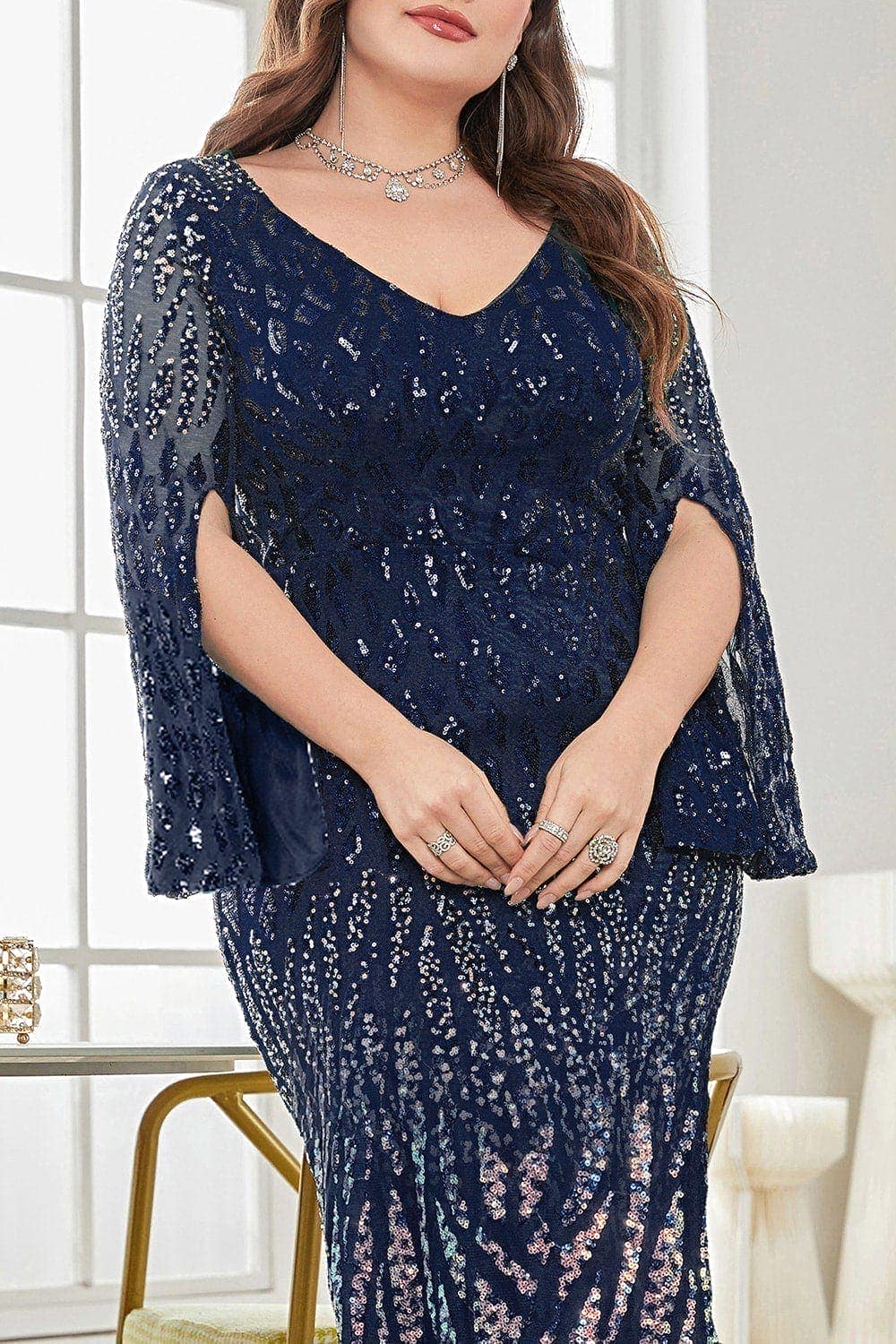 sukienka matki panny młodej z cekinami w serek plus size - Image 28