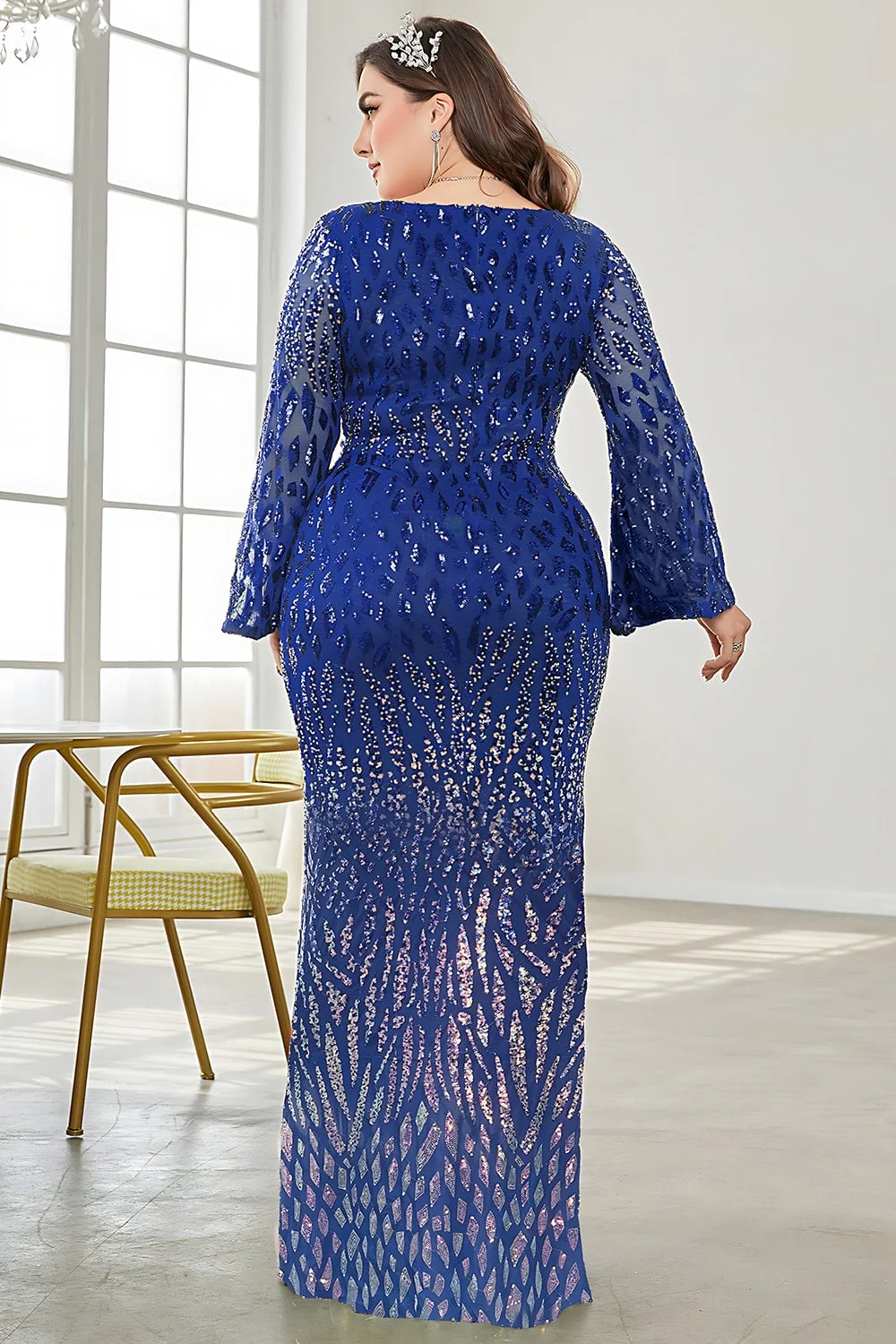 sukienka matki panny młodej z cekinami w serek plus size - Image 32