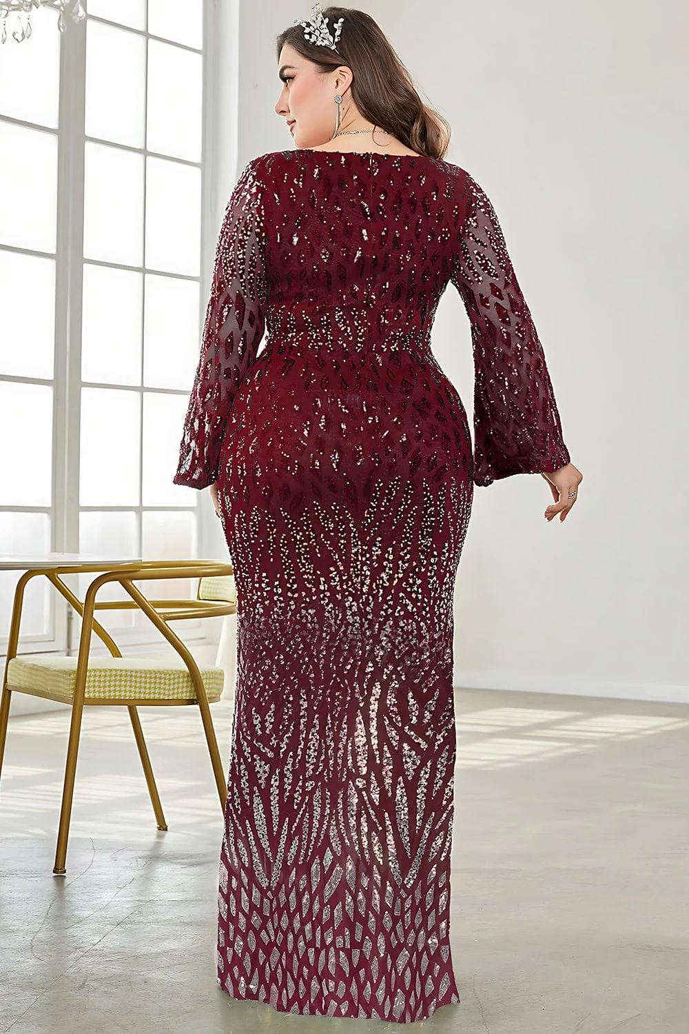 sukienka matki panny młodej z cekinami w serek plus size - Image 8