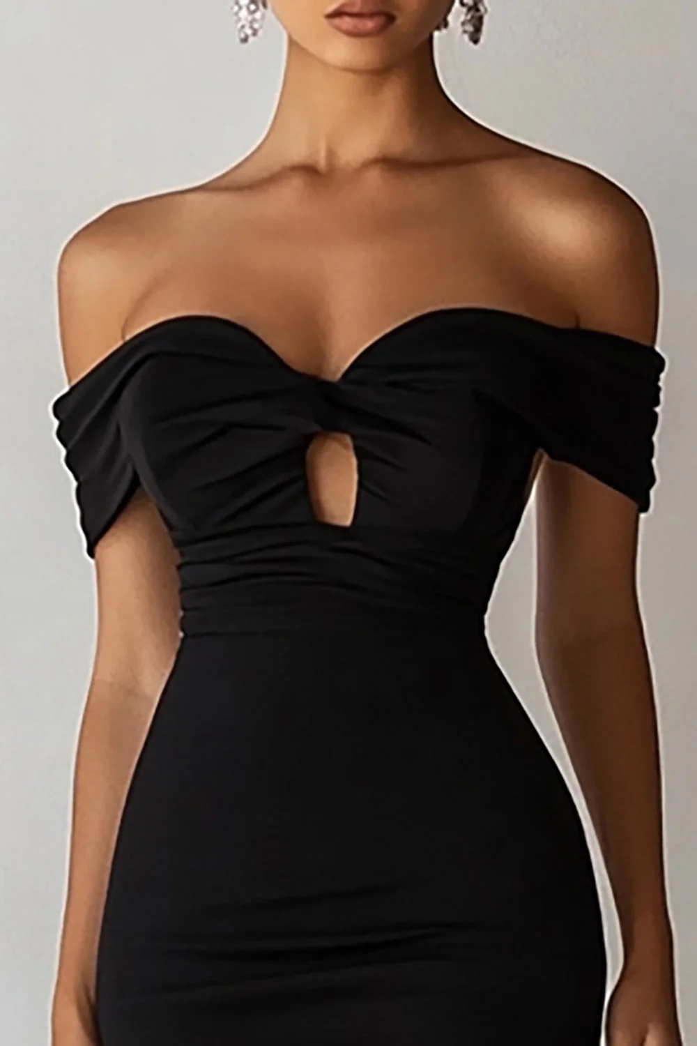sukienka maturalna bodycon midi z dziurką od klucza - Image 2
