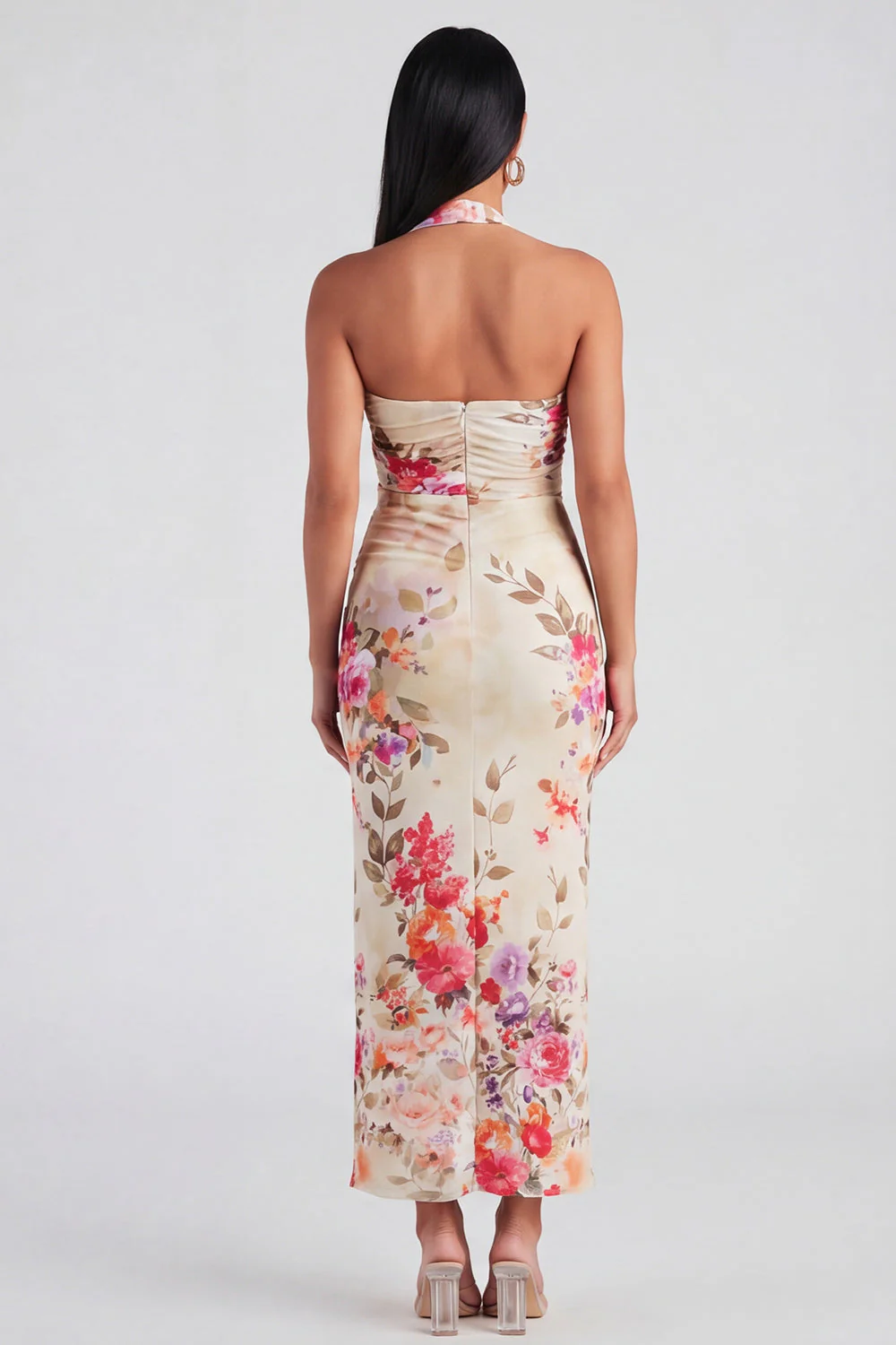 Sukienka Maxi w kwiaty z halter szampanem i pochwą na rękawce - Image 2