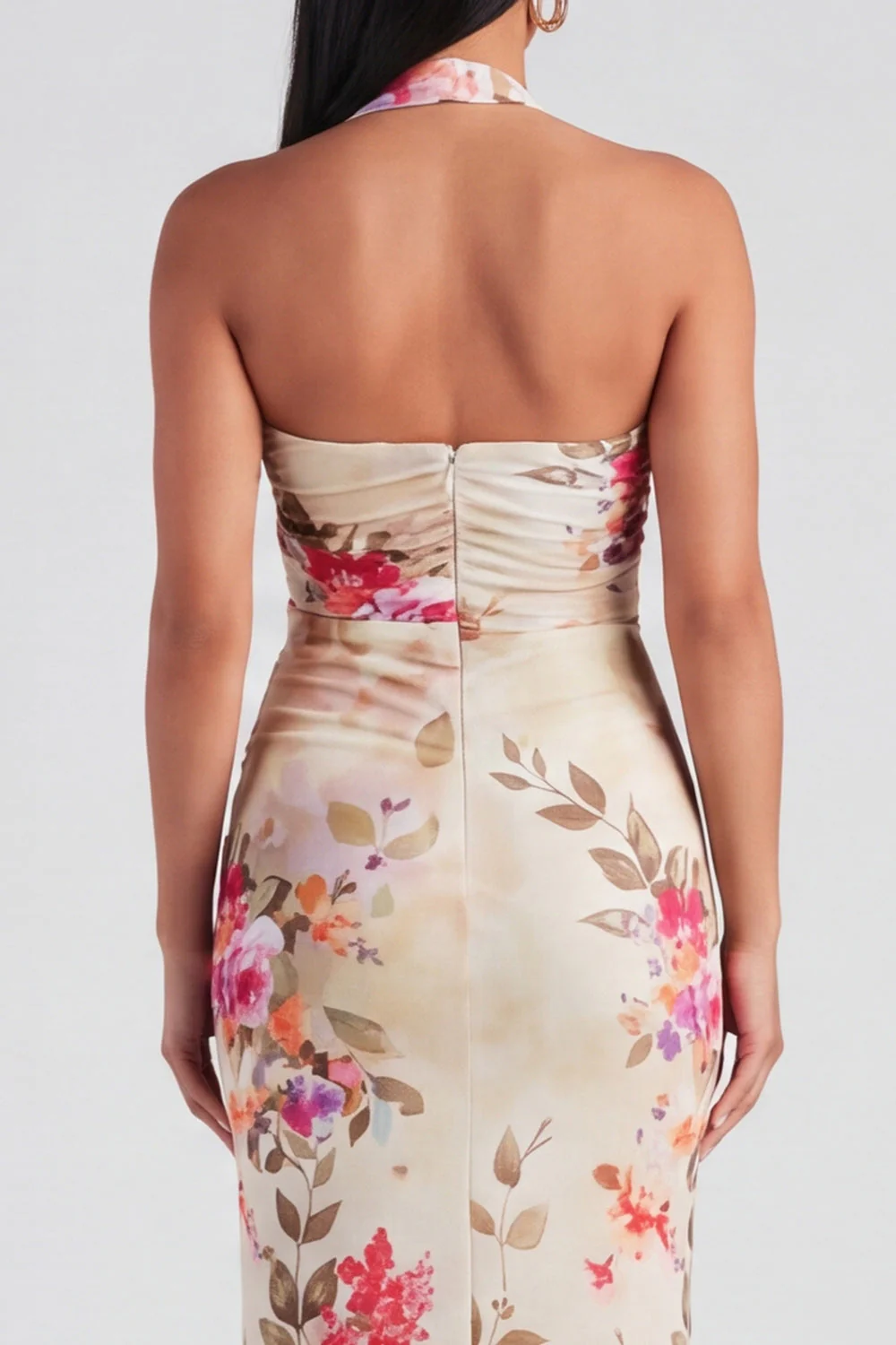 Sukienka Maxi w kwiaty z halter szampanem i pochwą na rękawce - Image 4
