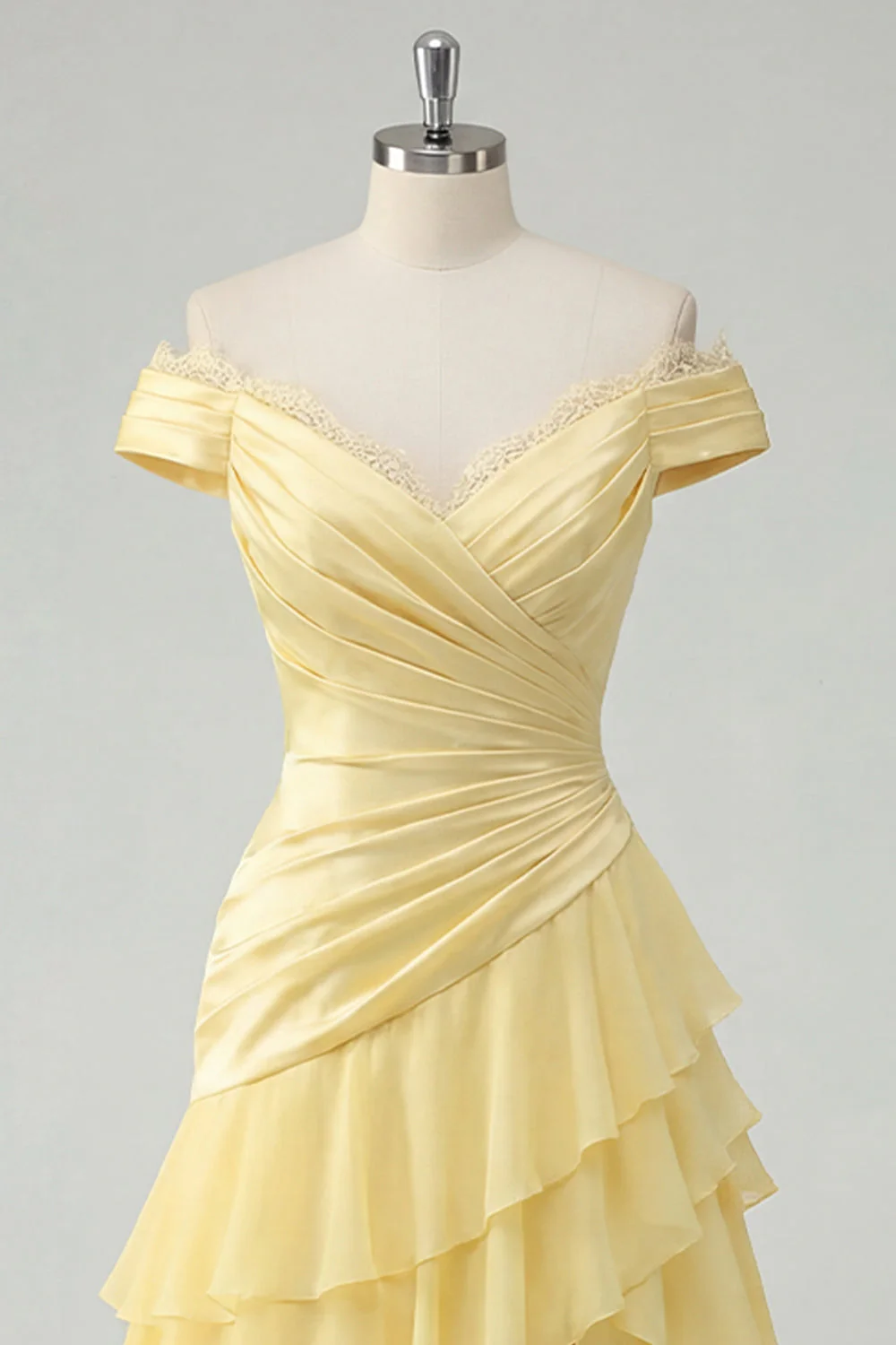 Sukienka maxi z falami z odkrytymi ramionami, chiffon butter yellow A-line z marszczkami i rozcięciem - Image 3