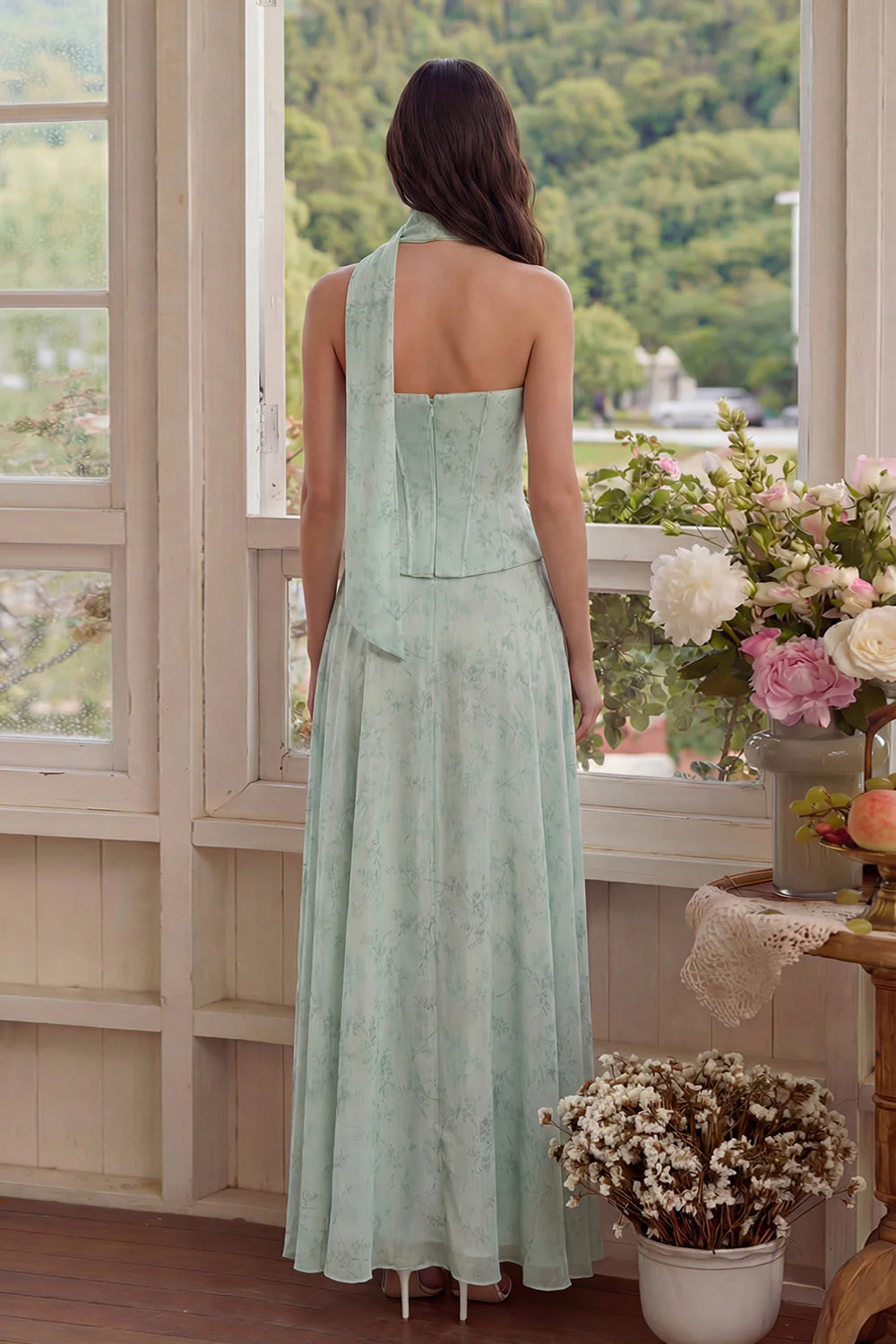 Sukienka midi bez ramiączek w kolorze Dusty Sage Chiffon A-Line - Image 2