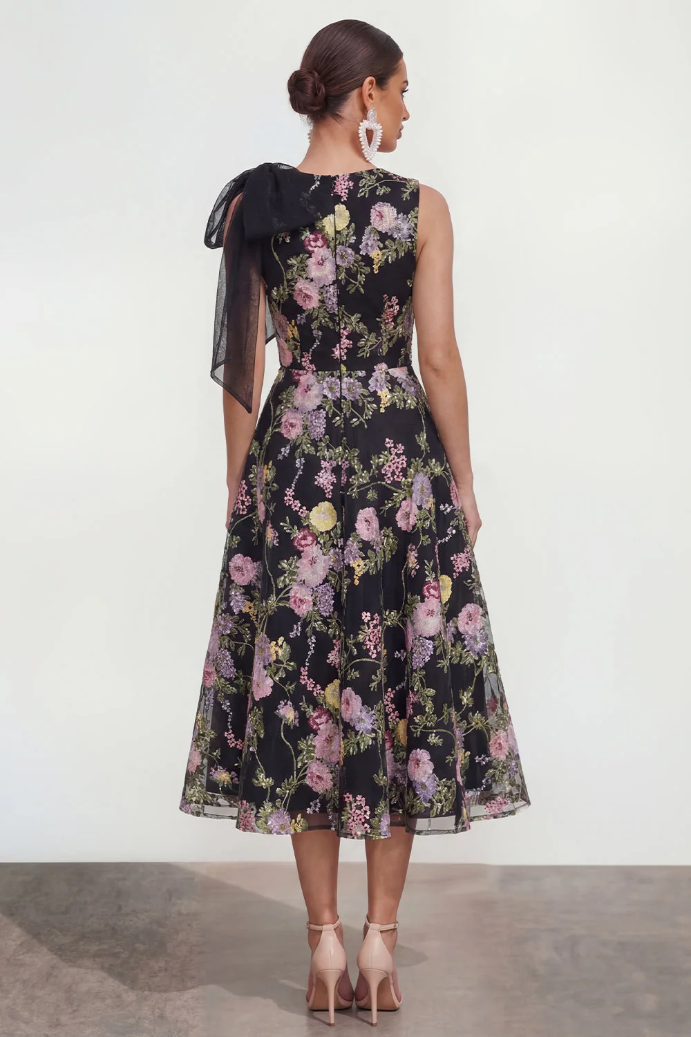 Sukienka midi z kokardami w stylu multi flower z kieszeniami z nadrukiem - Image 2