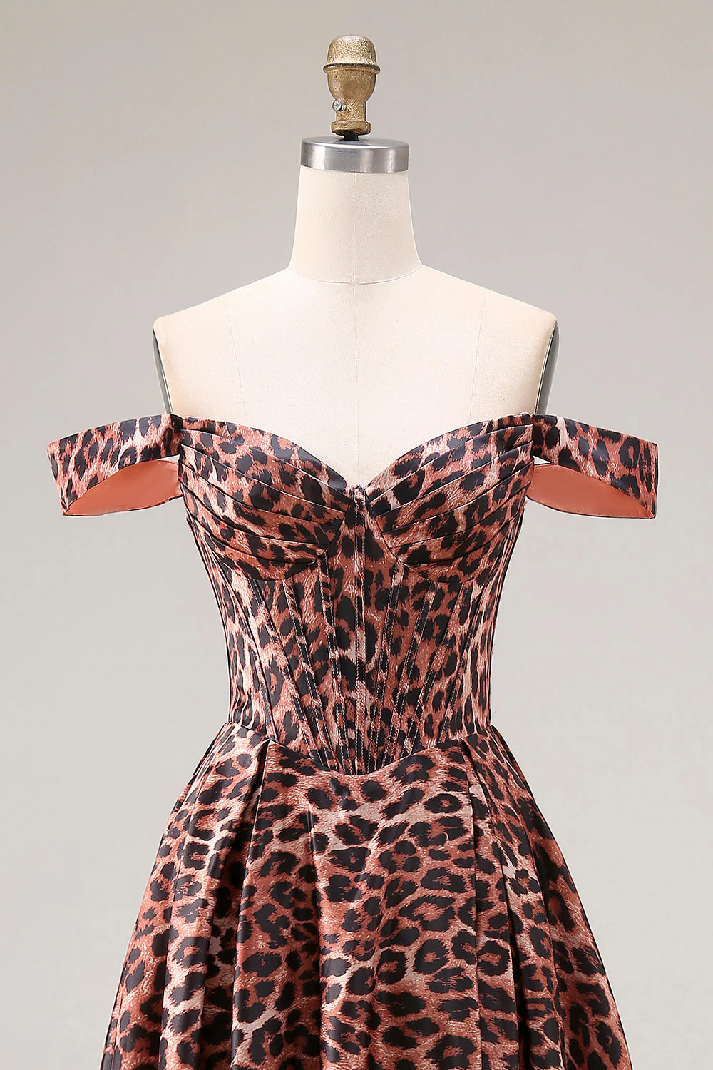Sukienka na studniówkę z długim balem z linią Coffee Leopard - Image 4