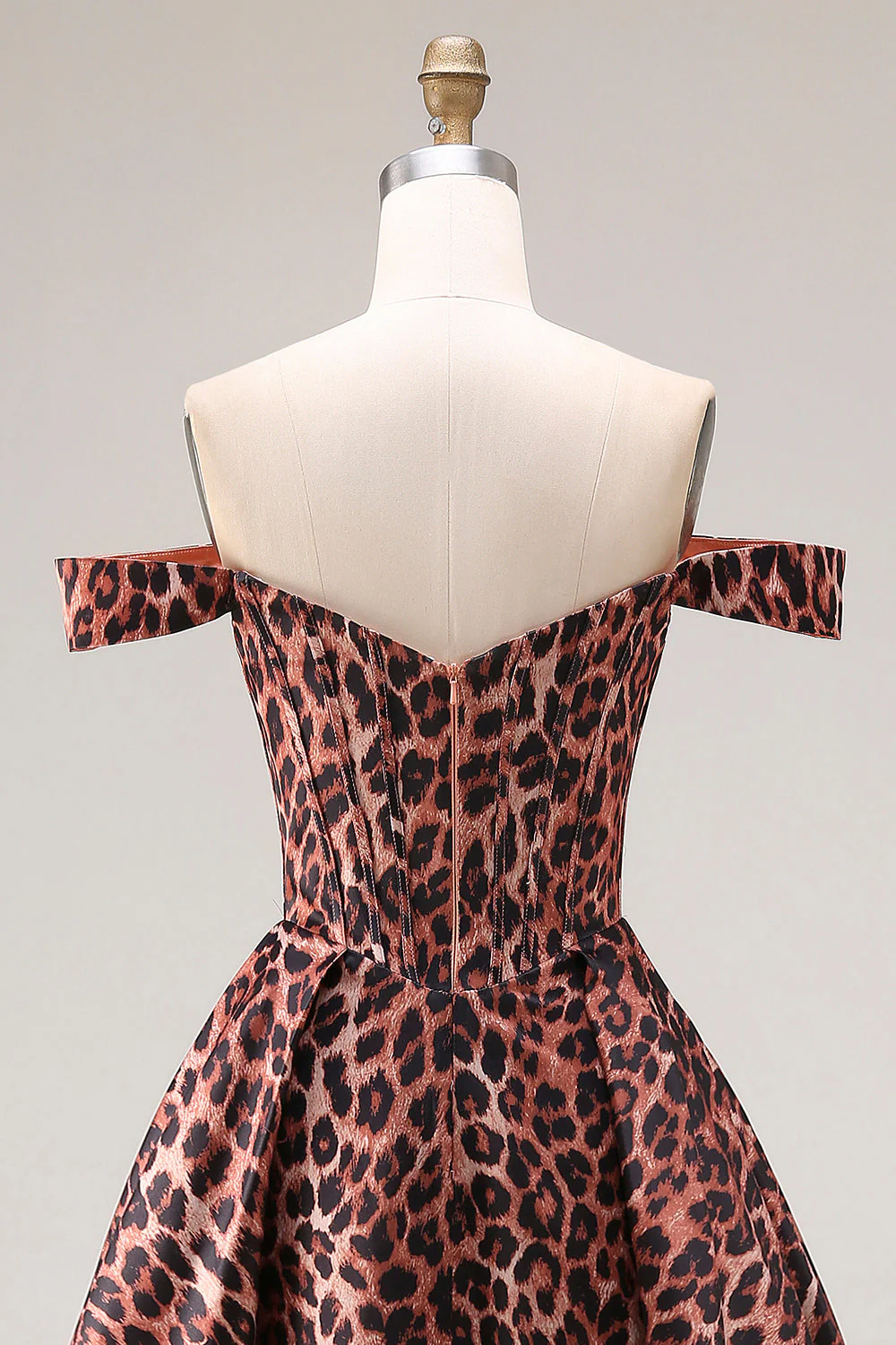 Sukienka na studniówkę z długim balem z linią Coffee Leopard - Image 5