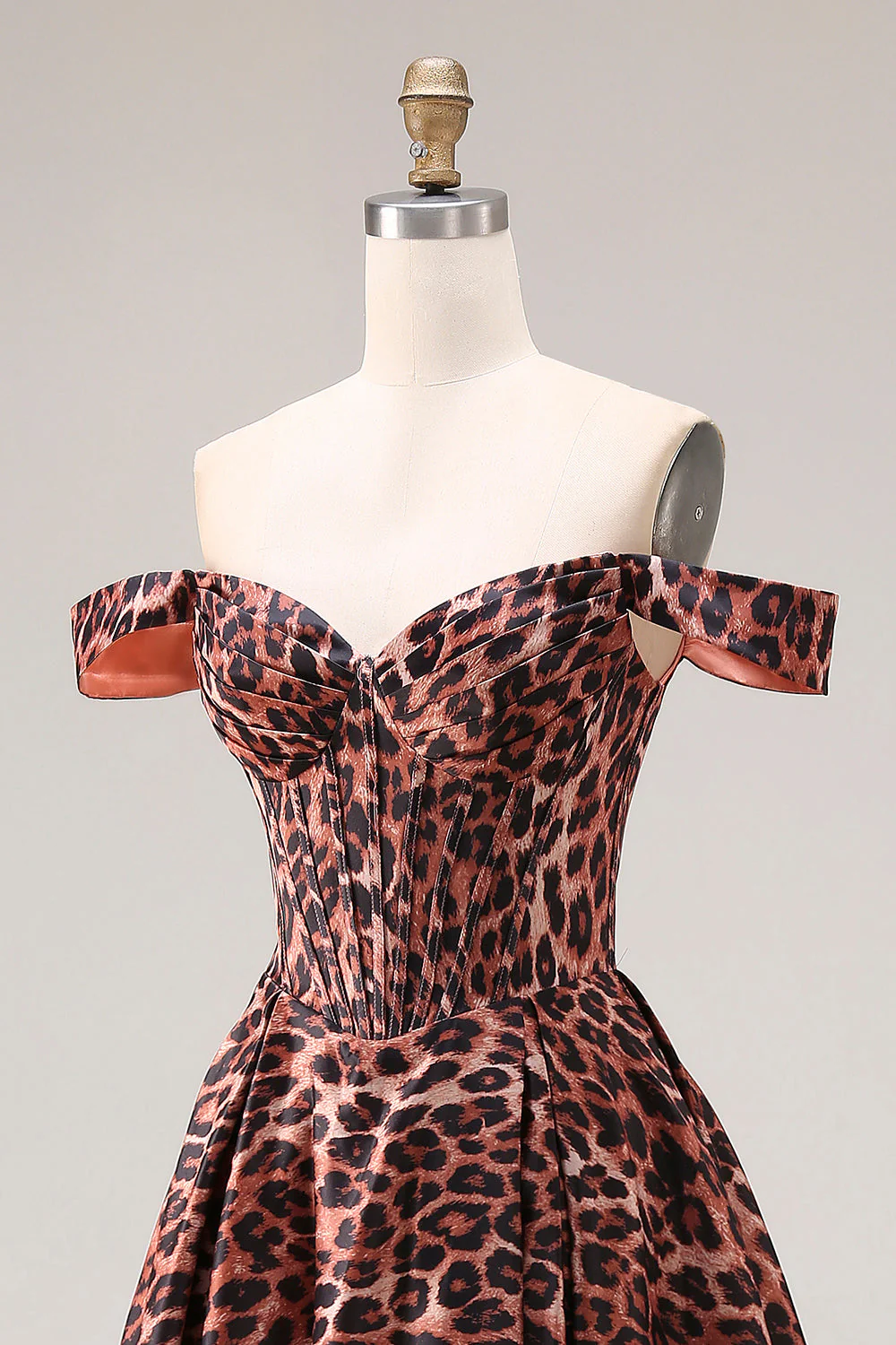Sukienka na studniówkę z długim balem z linią Coffee Leopard - Image 6