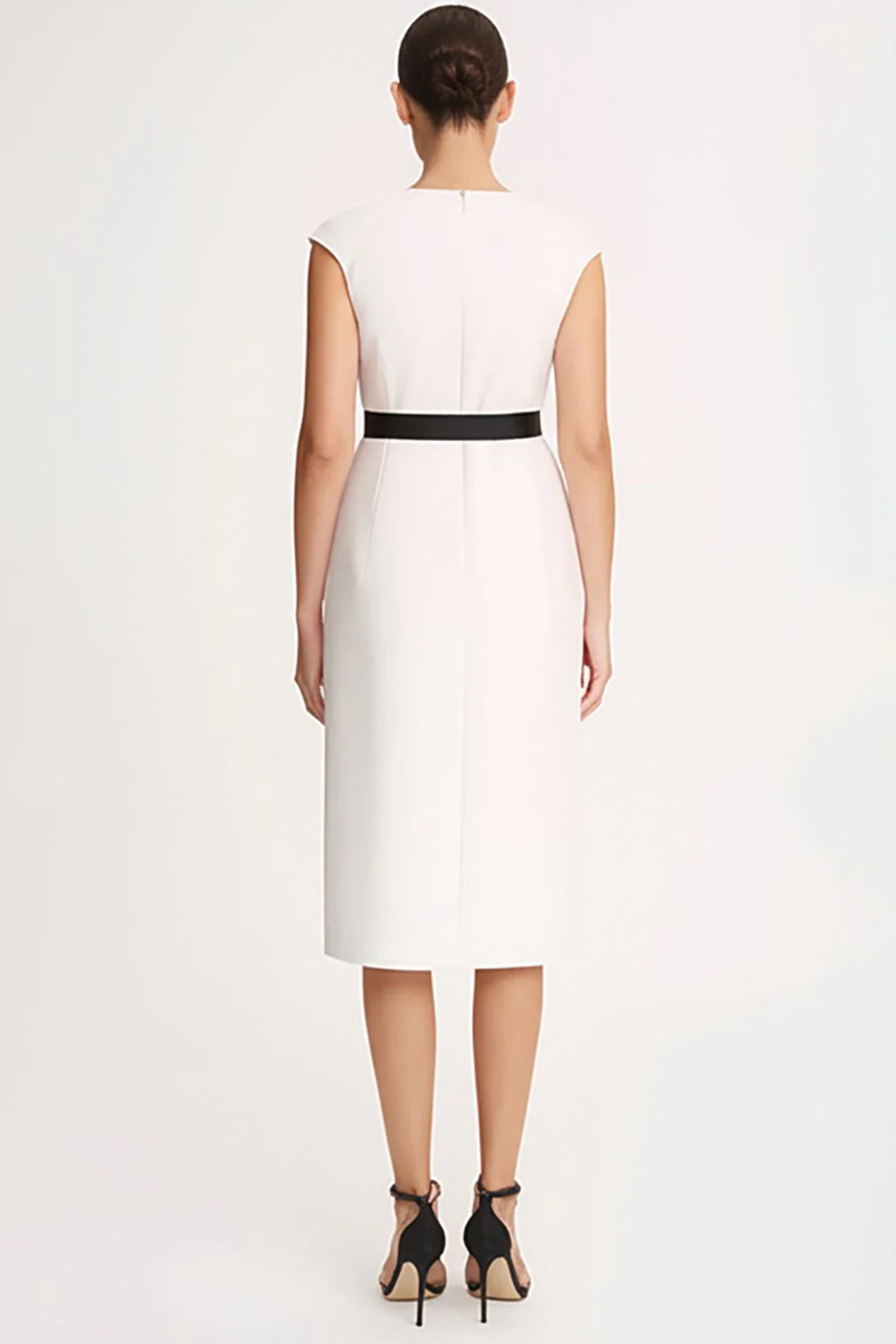 Sukienka robocza Bodycon Midi z dekoltem w szpic w kolorze kości słoniowej i paskiem - Image 2