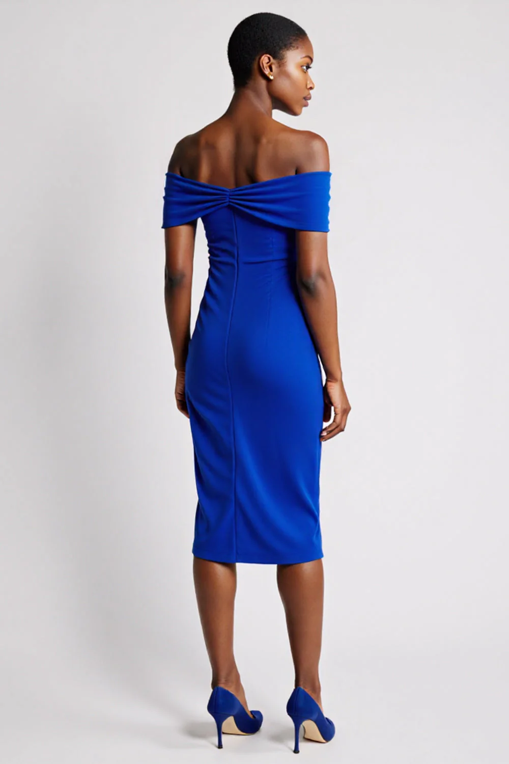 Sukienka robocza z odkrytymi ramionami Royal Blue Ruched Bodycon Midi z rozcięciem - Image 2