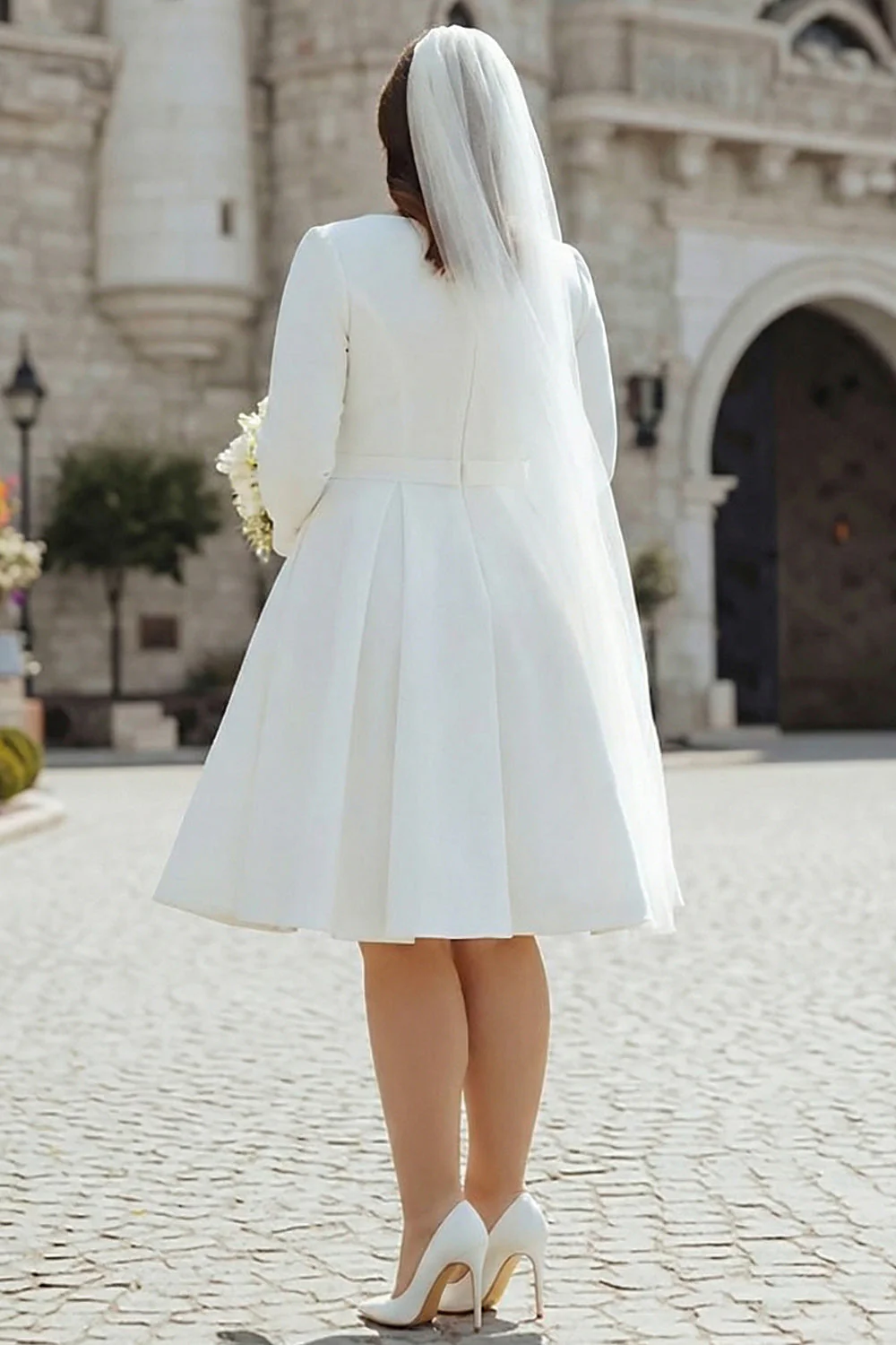 Sukienka zaręczynowa Ivory plus size A-line Satin midi - Image 2