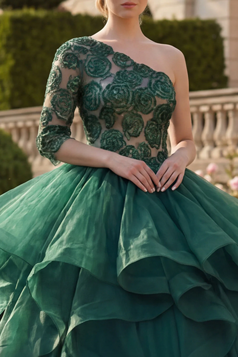 Suknia balowa ciemnozielona z falbanami na jednym ramieniu – sukienka z Quinceanera - Image 3