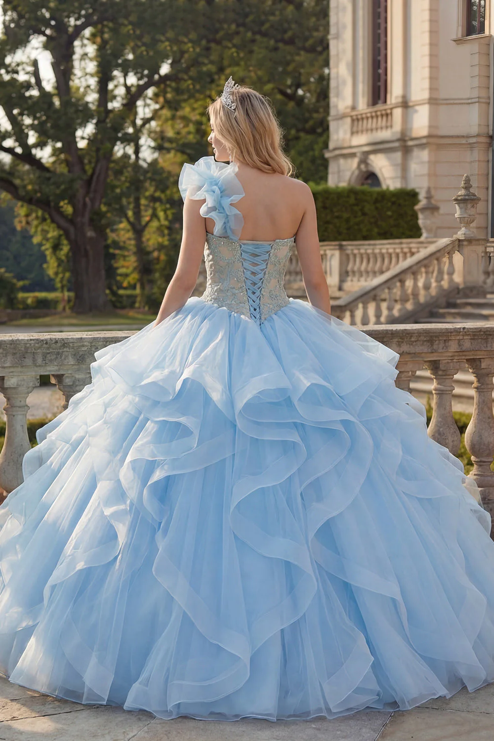 Suknia balowa na jedno ramię, niebieska aplikacjowana sukienka Quinceanera z falbanami - Image 2