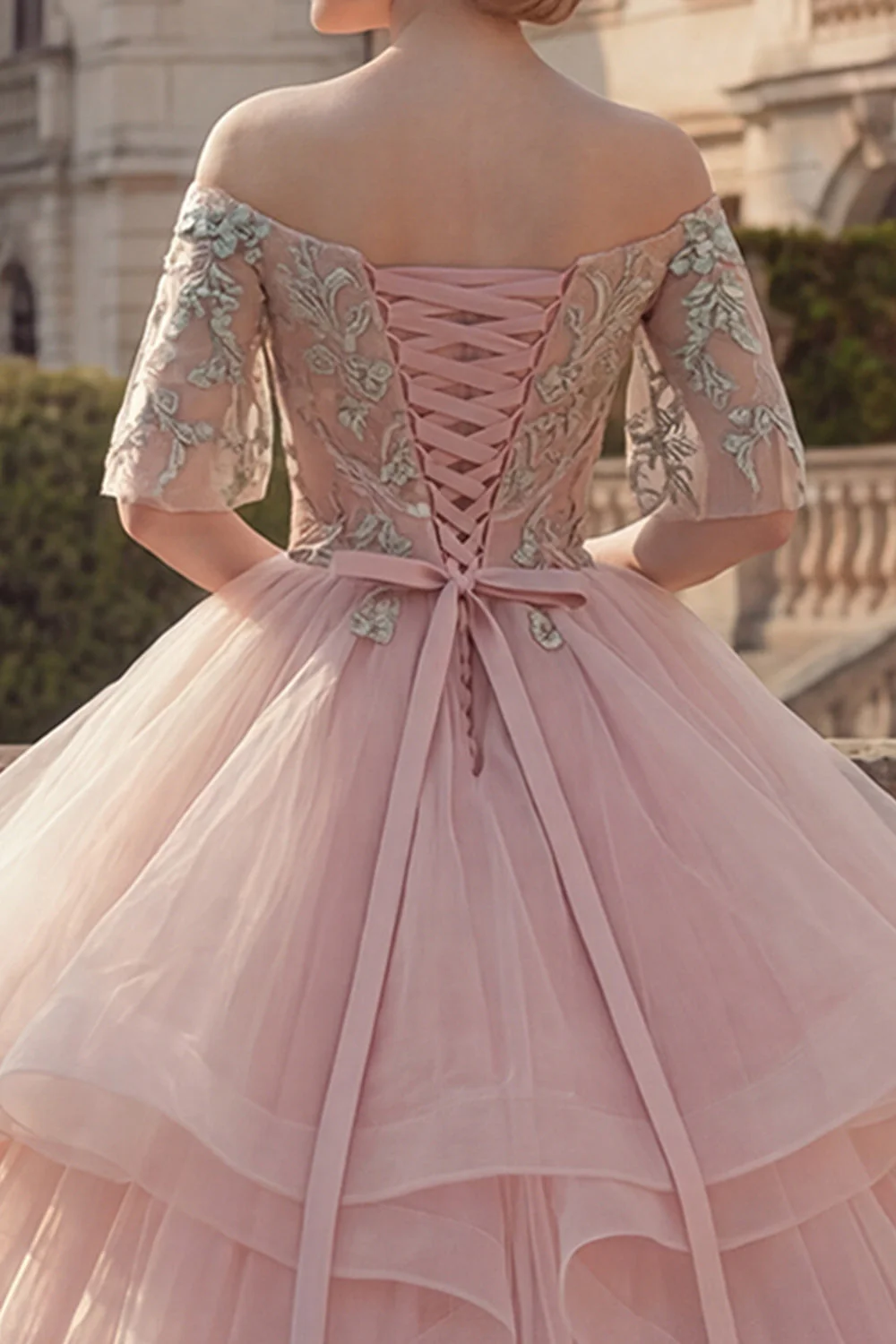 Suknia balowa w odcieniu blush z falbanami z falbanami na Quinceanera - Image 4